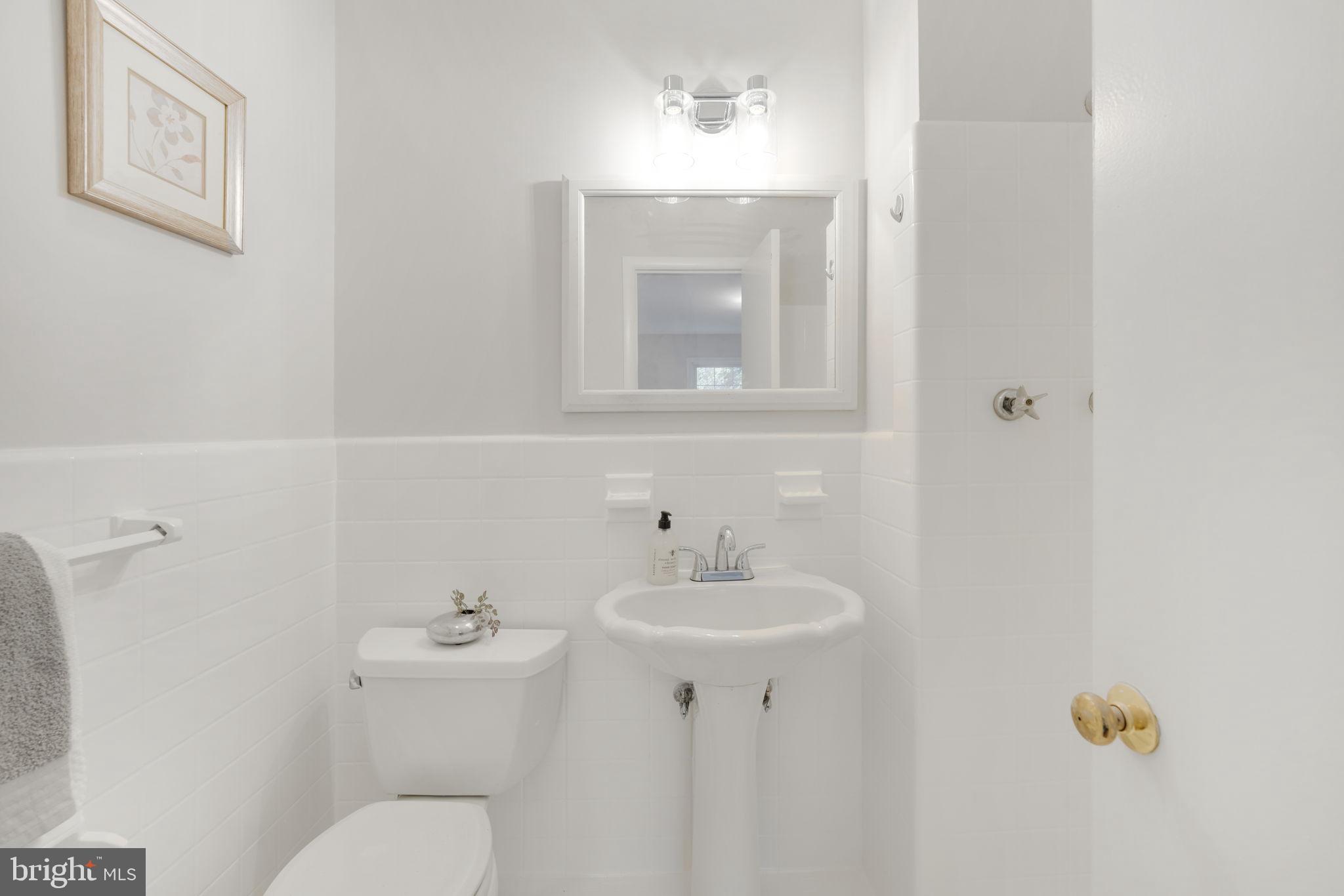 9705 Nassau LANE