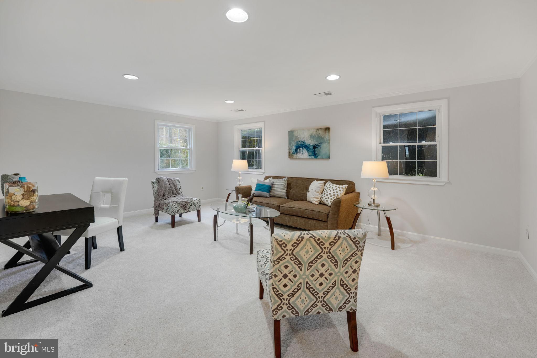 9705 Nassau LANE