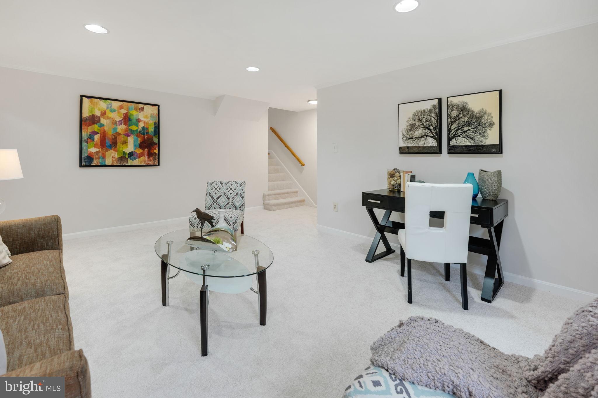 9705 Nassau LANE
