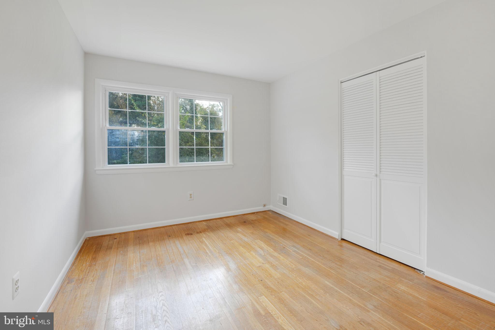 9705 Nassau LANE