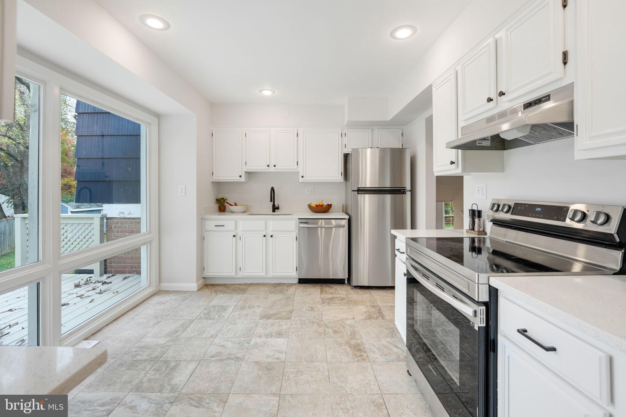 9705 Nassau LANE