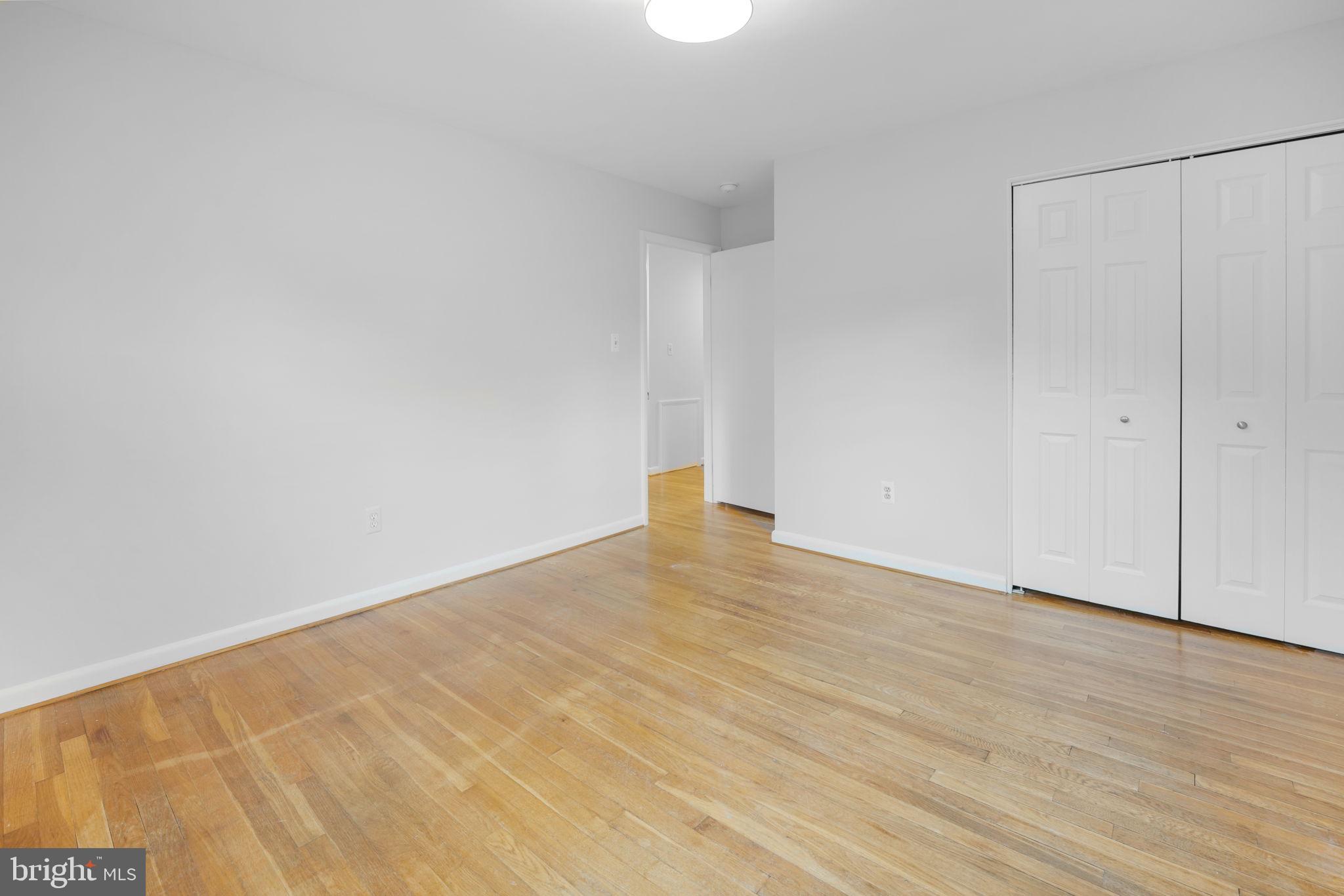 9705 Nassau LANE