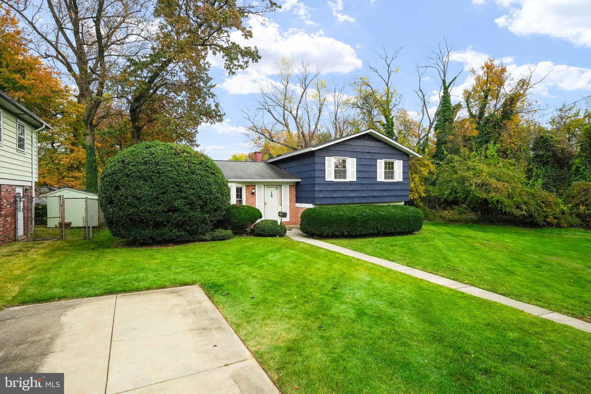 9705 Nassau LANE