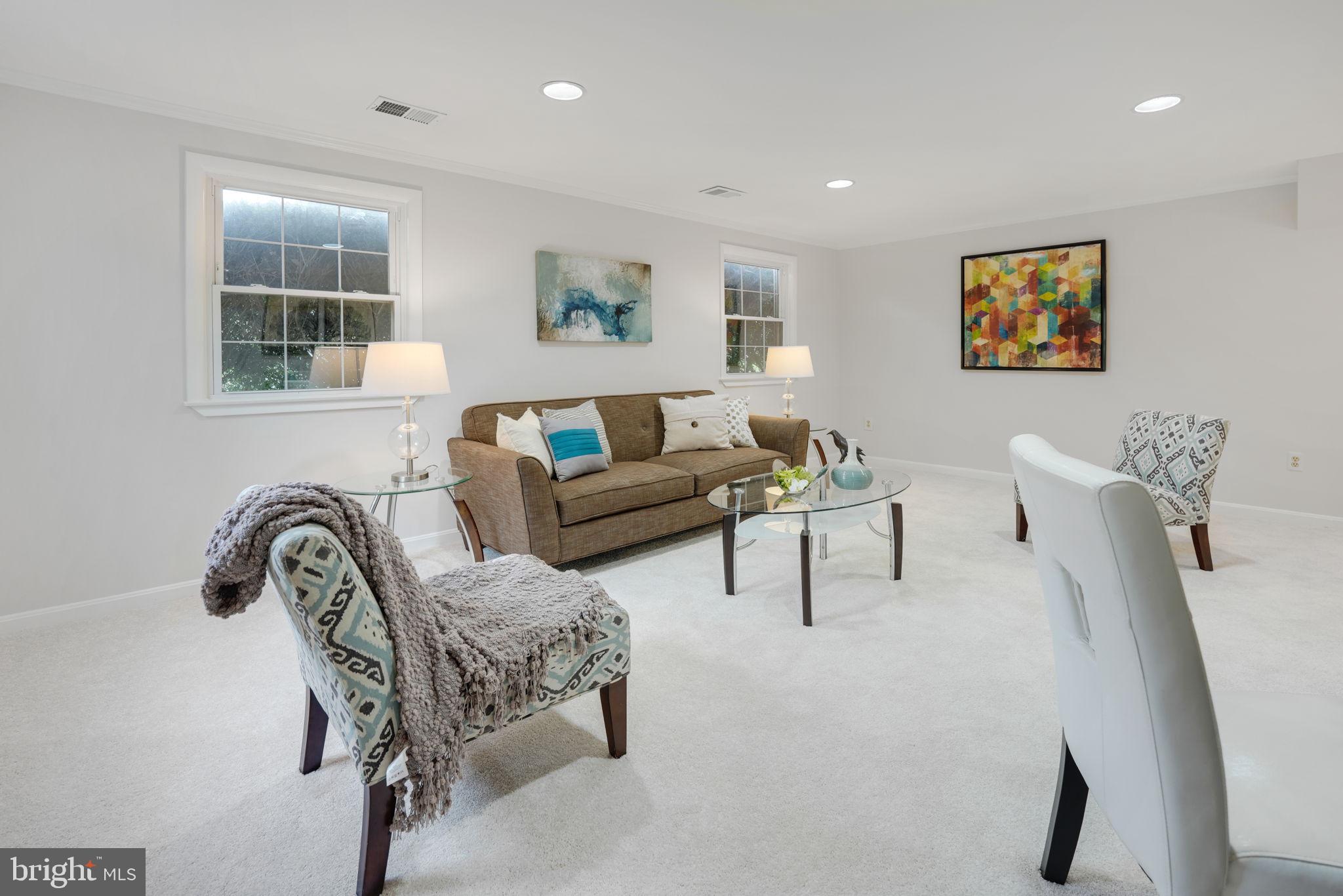 9705 Nassau LANE