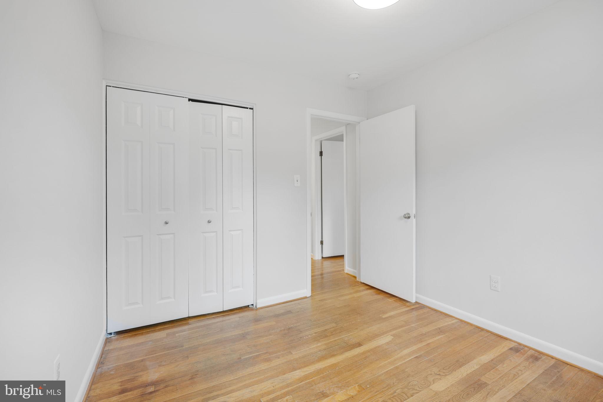 9705 Nassau LANE