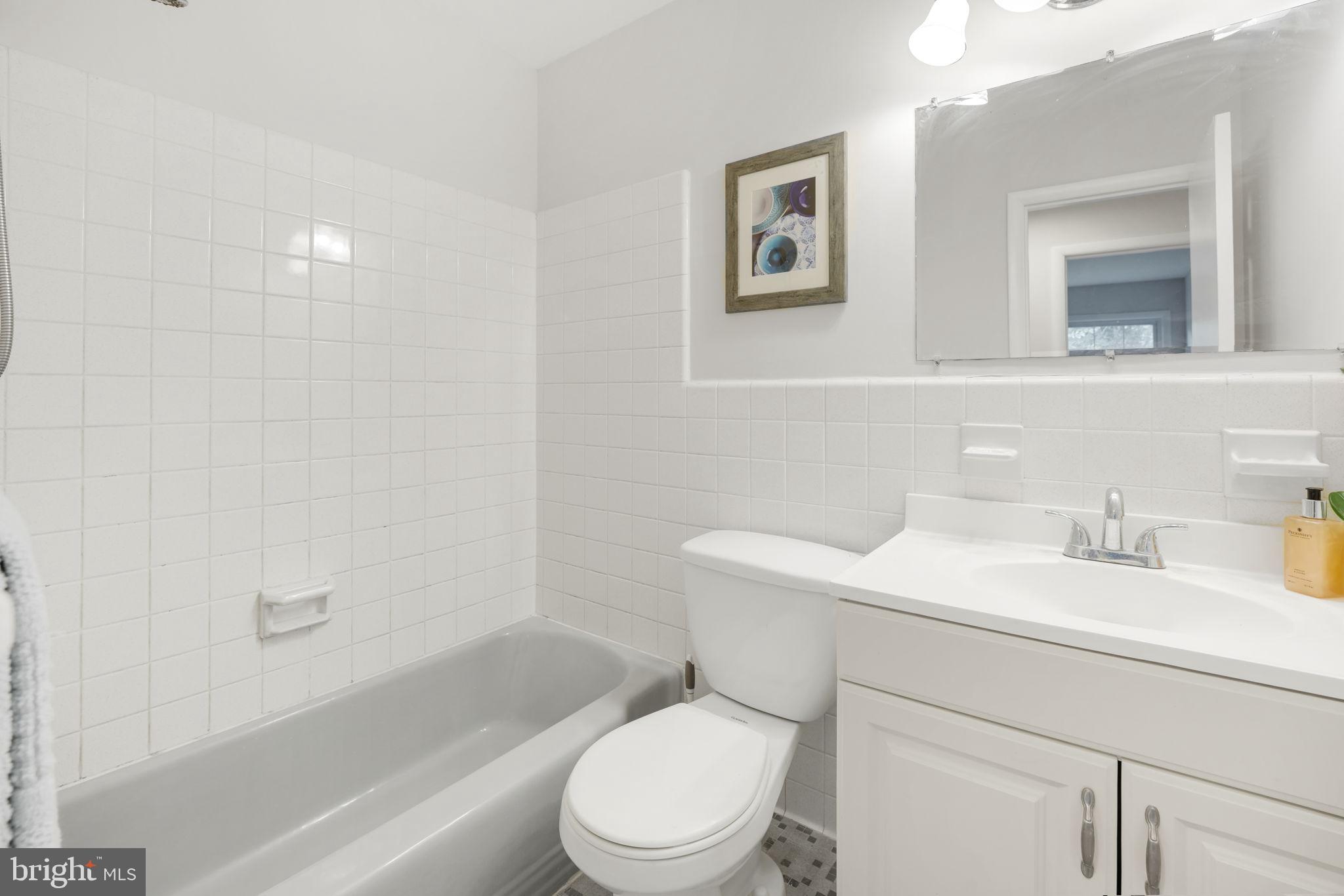 9705 Nassau LANE
