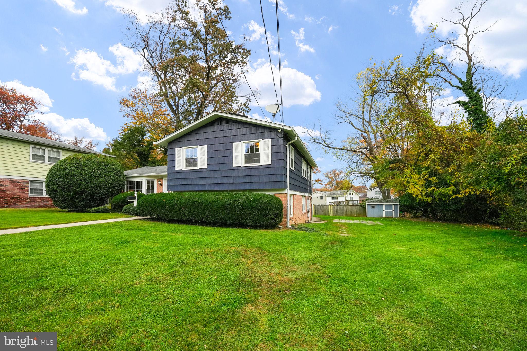 9705 Nassau LANE