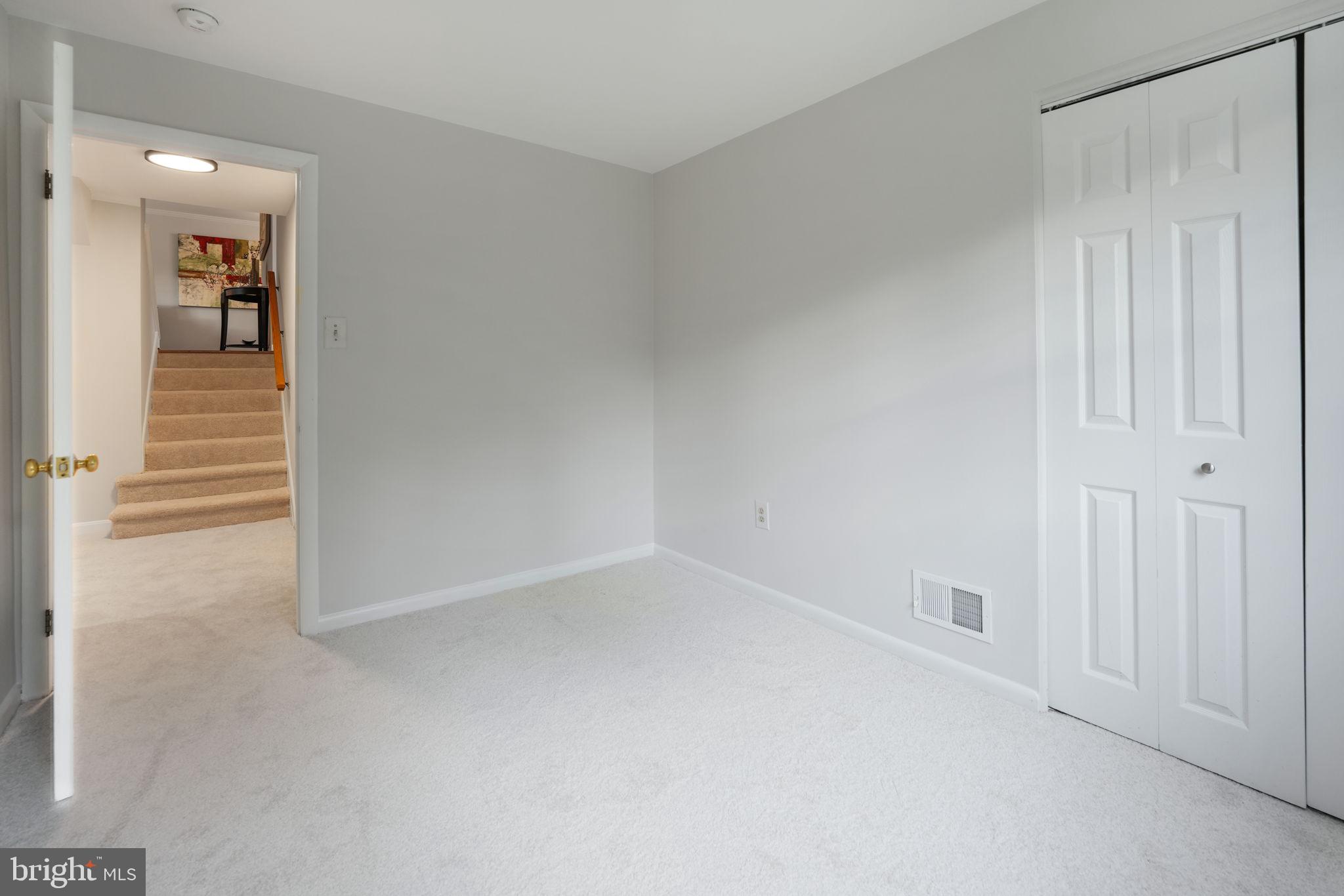 9705 Nassau LANE