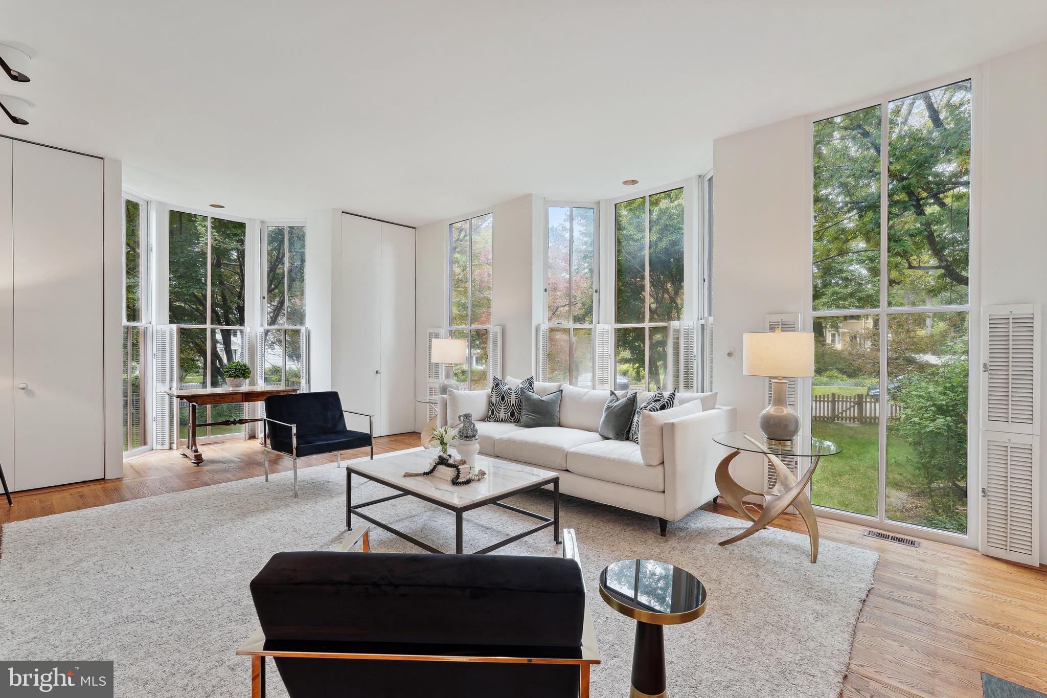 17 W Irving STREET