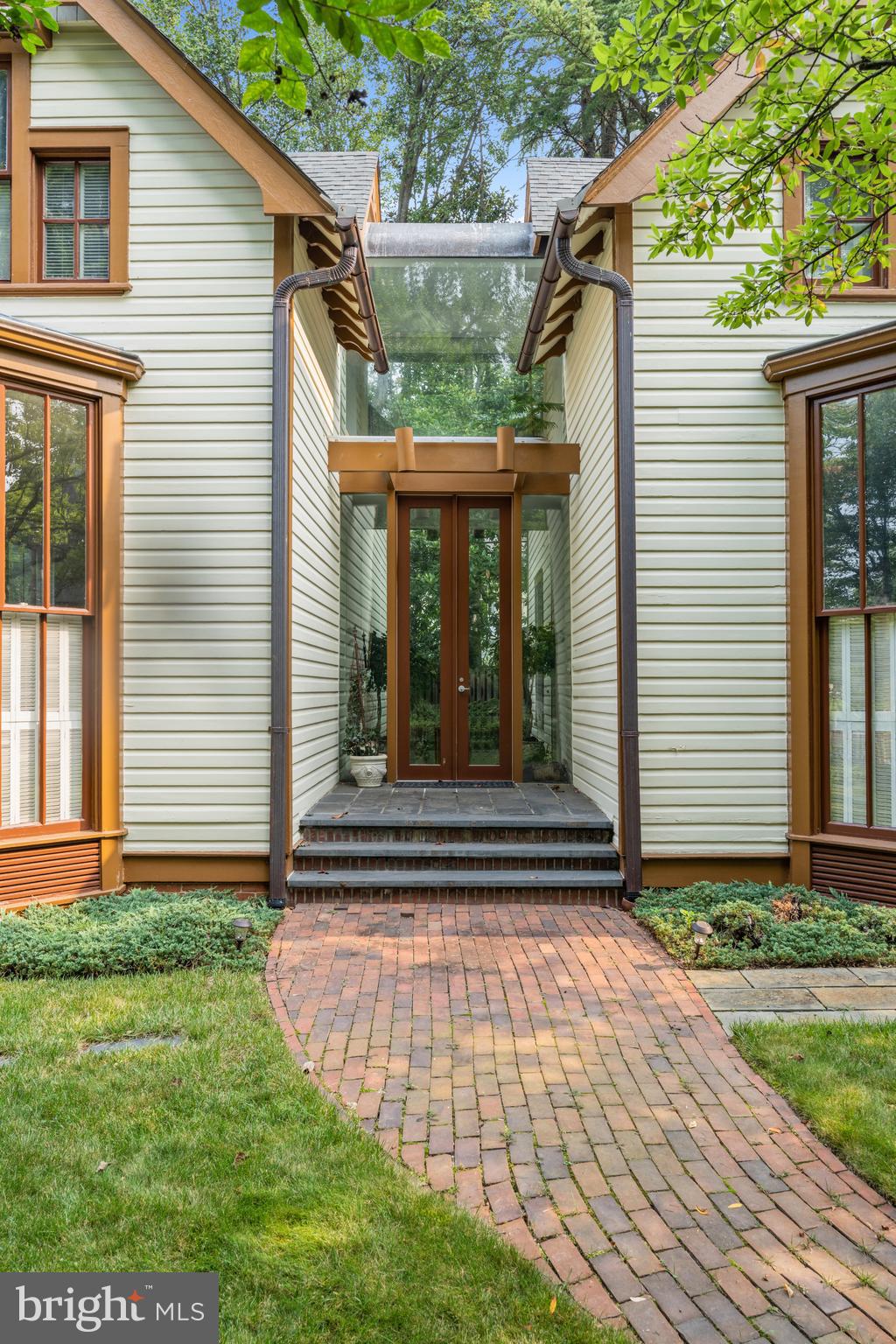 17 W Irving STREET