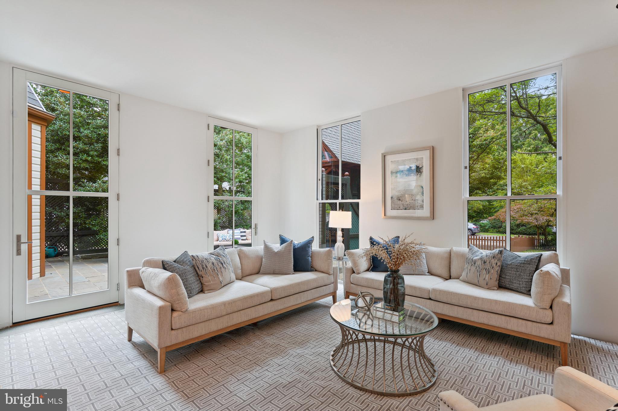 17 W Irving STREET