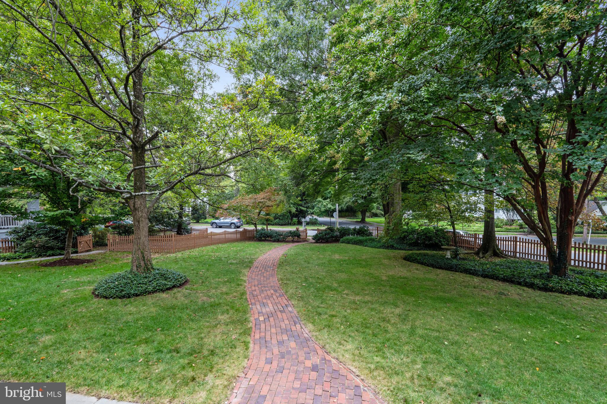 17 W Irving STREET