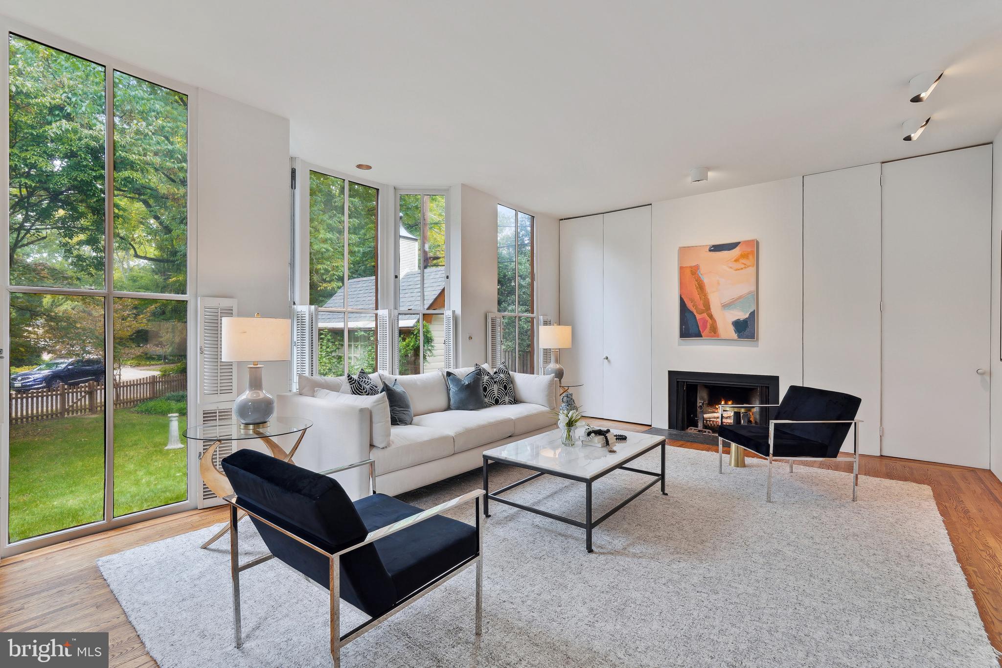 17 W Irving STREET