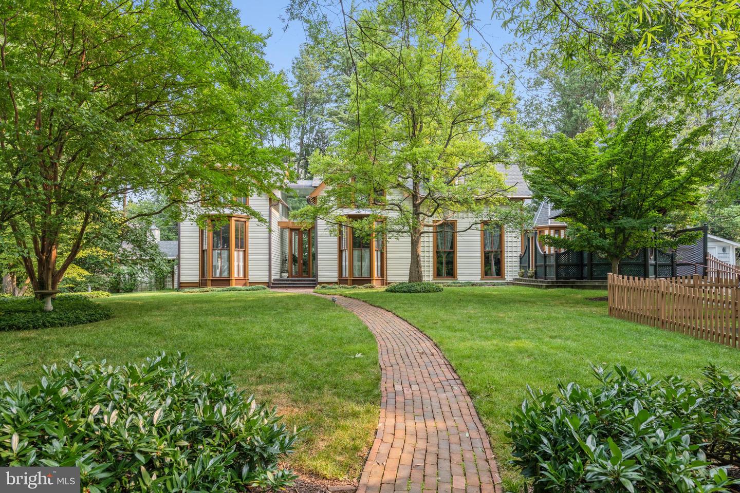 17 W Irving STREET