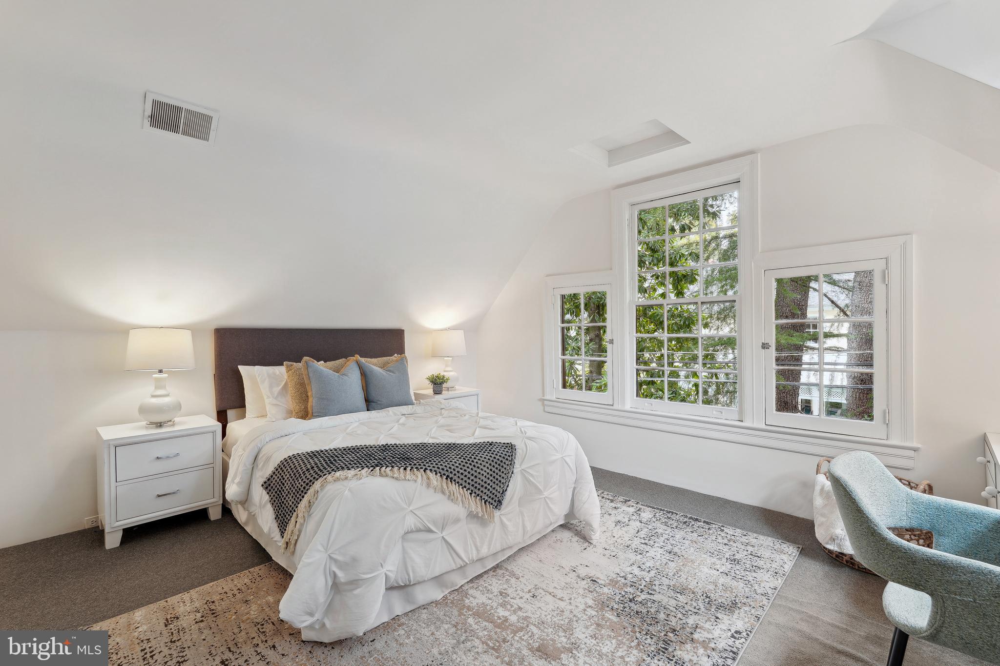 17 W Irving STREET
