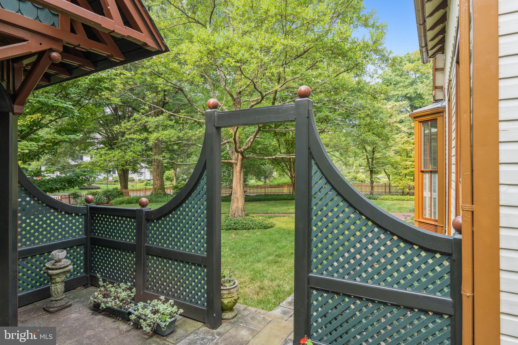 17 W Irving STREET