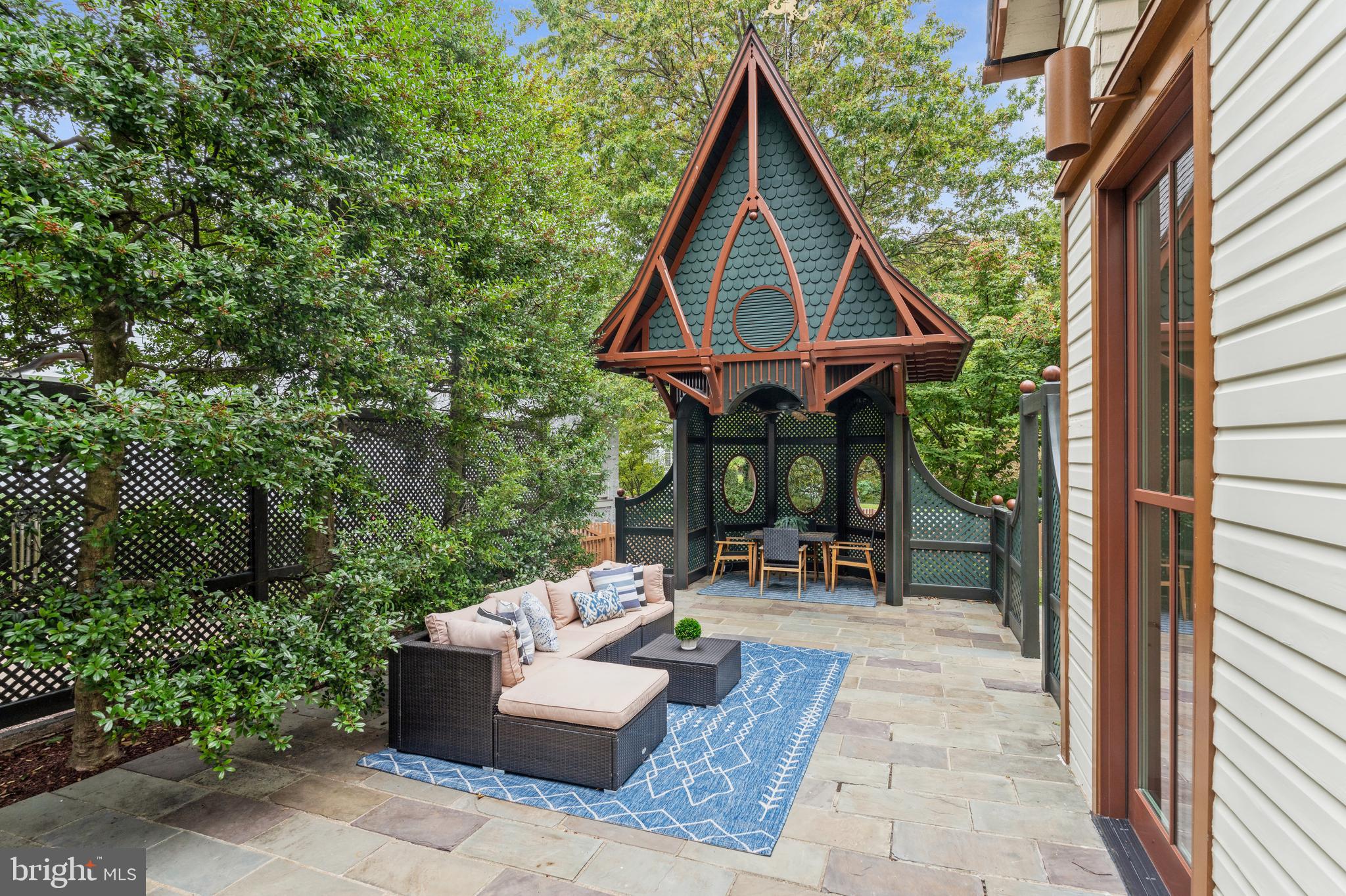 17 W Irving STREET
