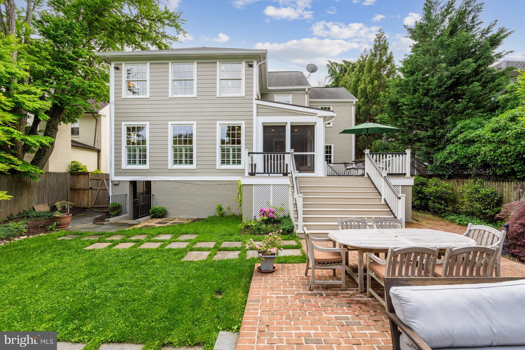 33 Quincy St