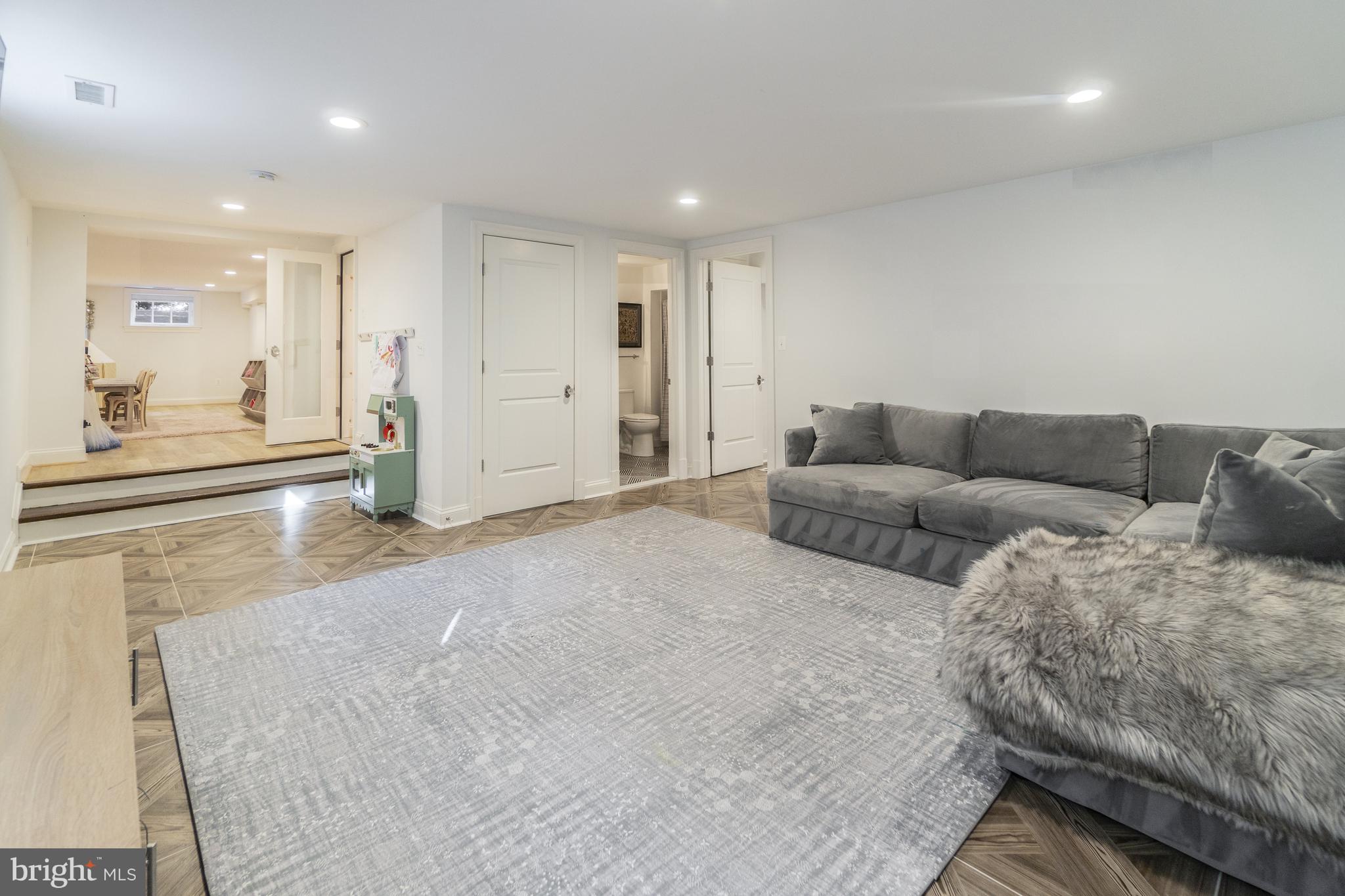 12 Hesketh St