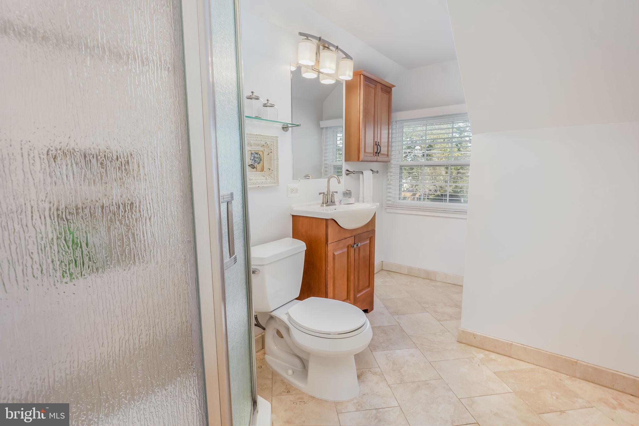 1404 Mayflower Dr