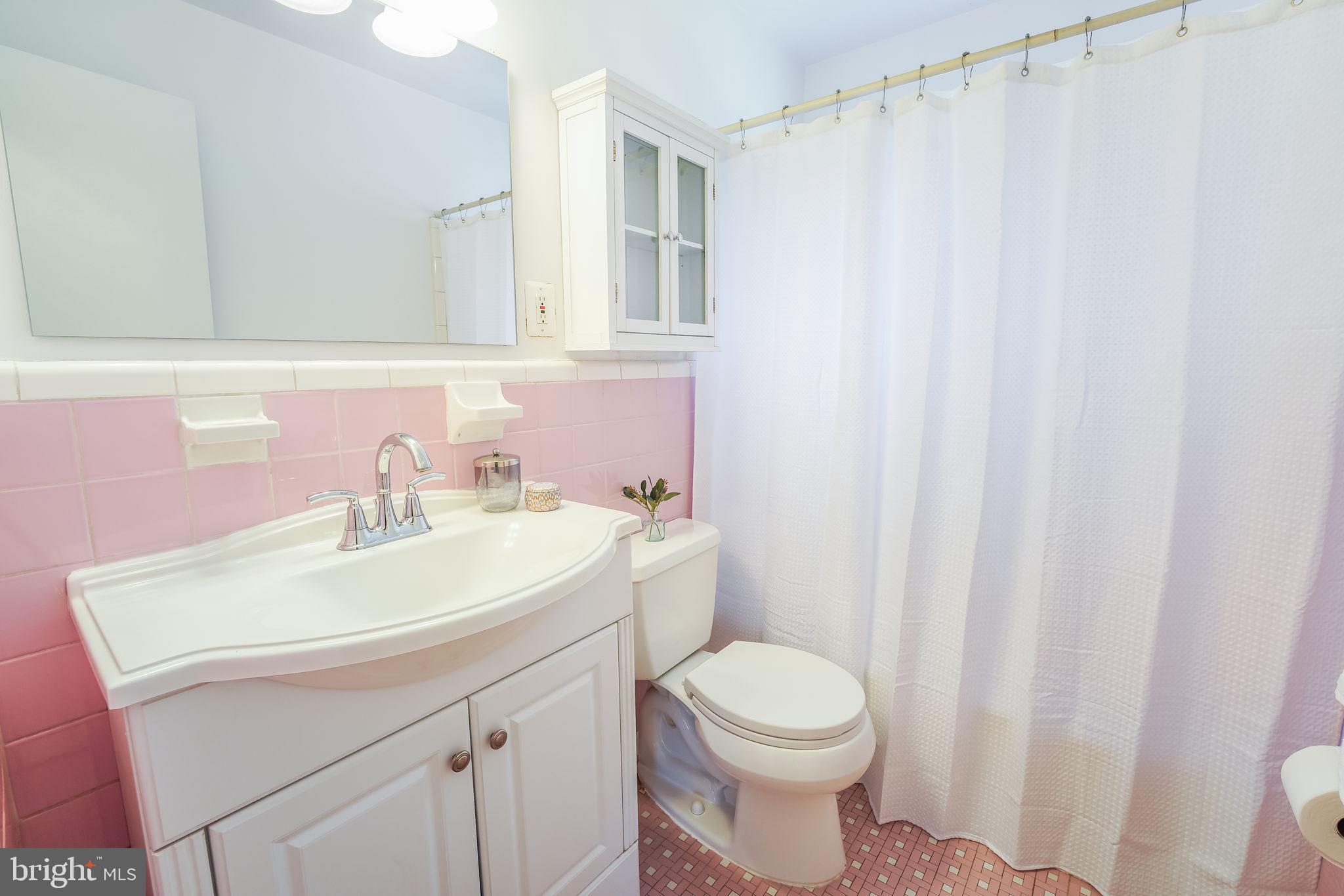 1404 Mayflower Dr