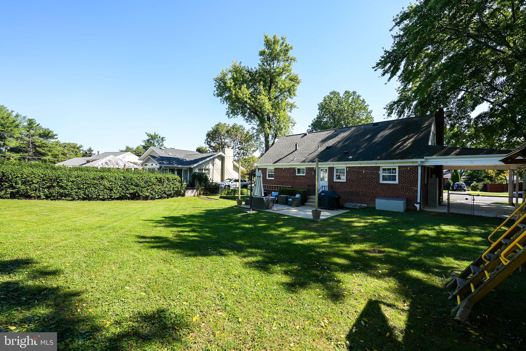 1404 Mayflower Dr