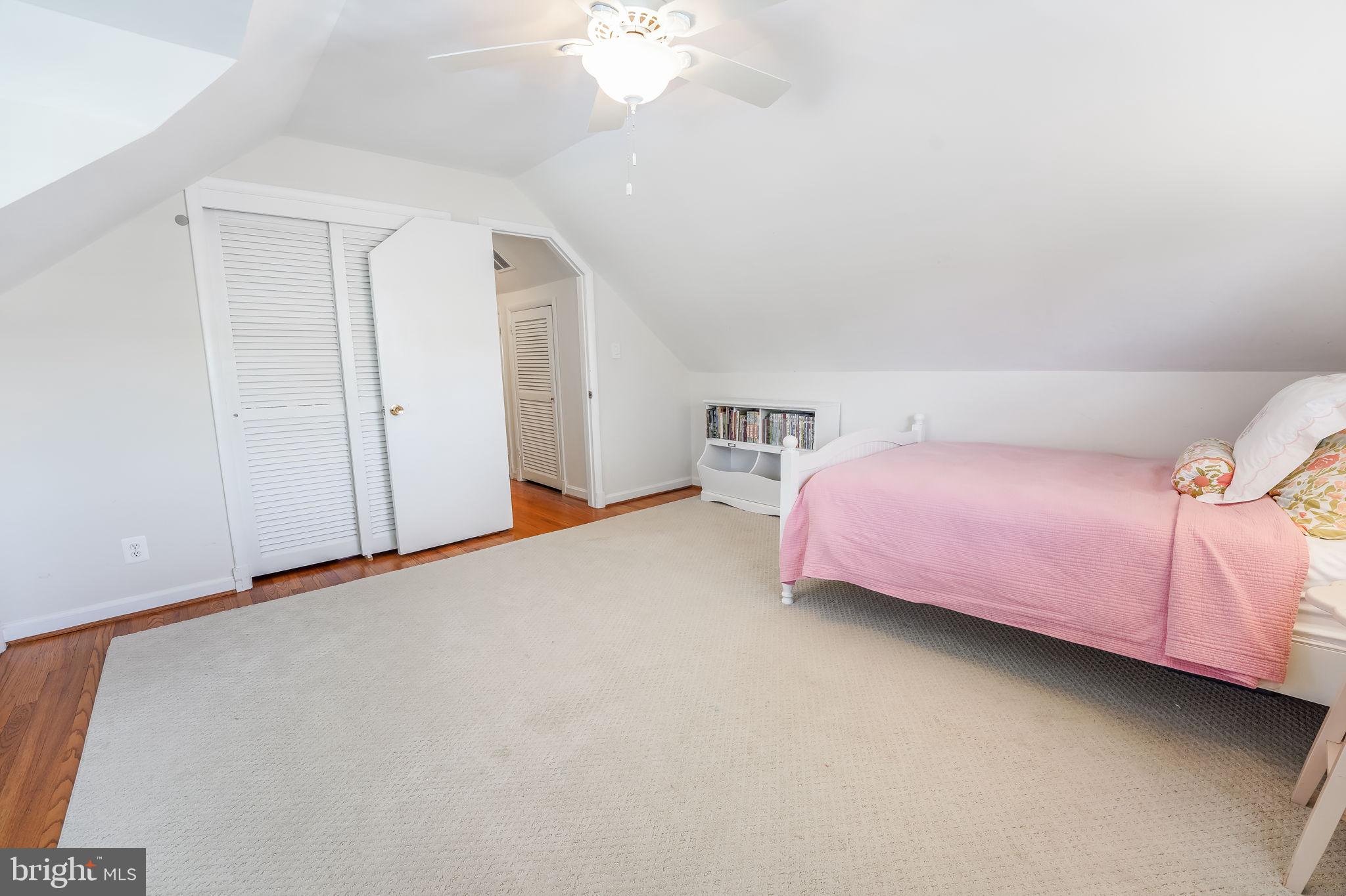 1404 Mayflower Dr
