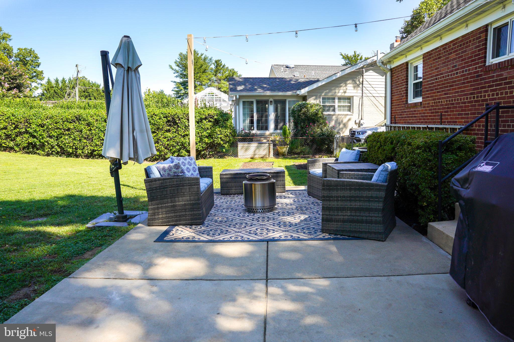1404 Mayflower Dr