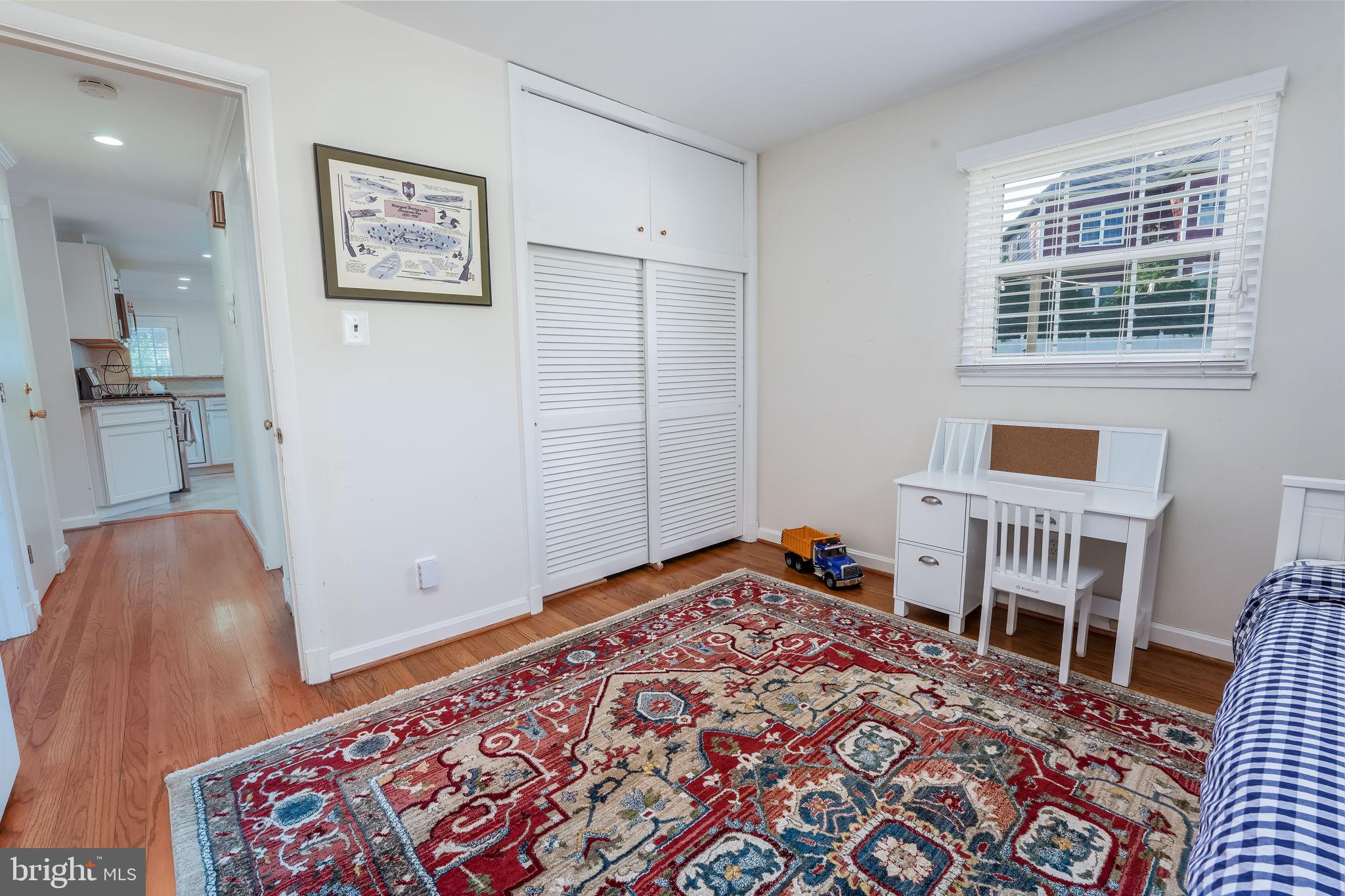 1404 Mayflower Dr