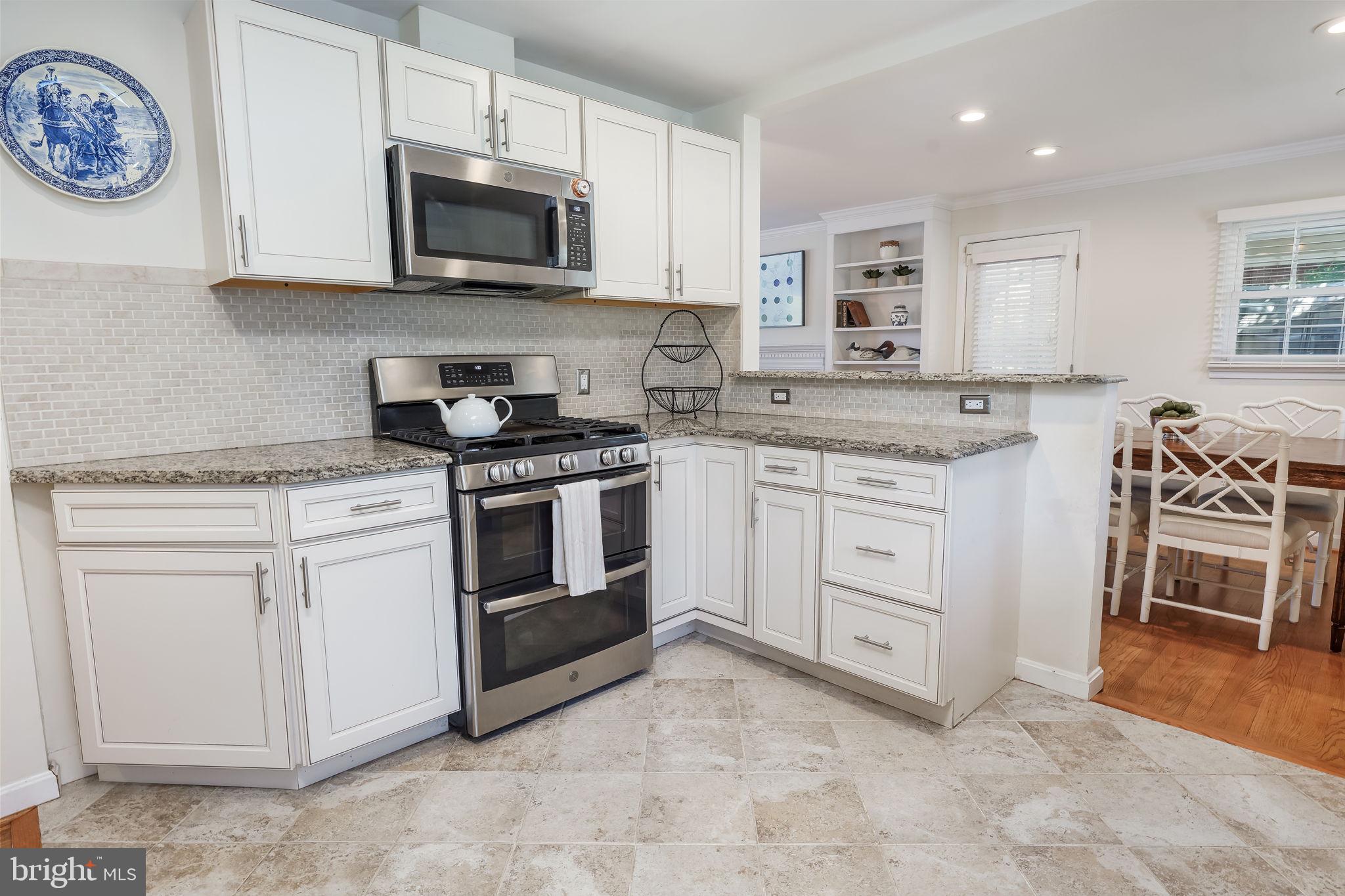 1404 Mayflower Dr