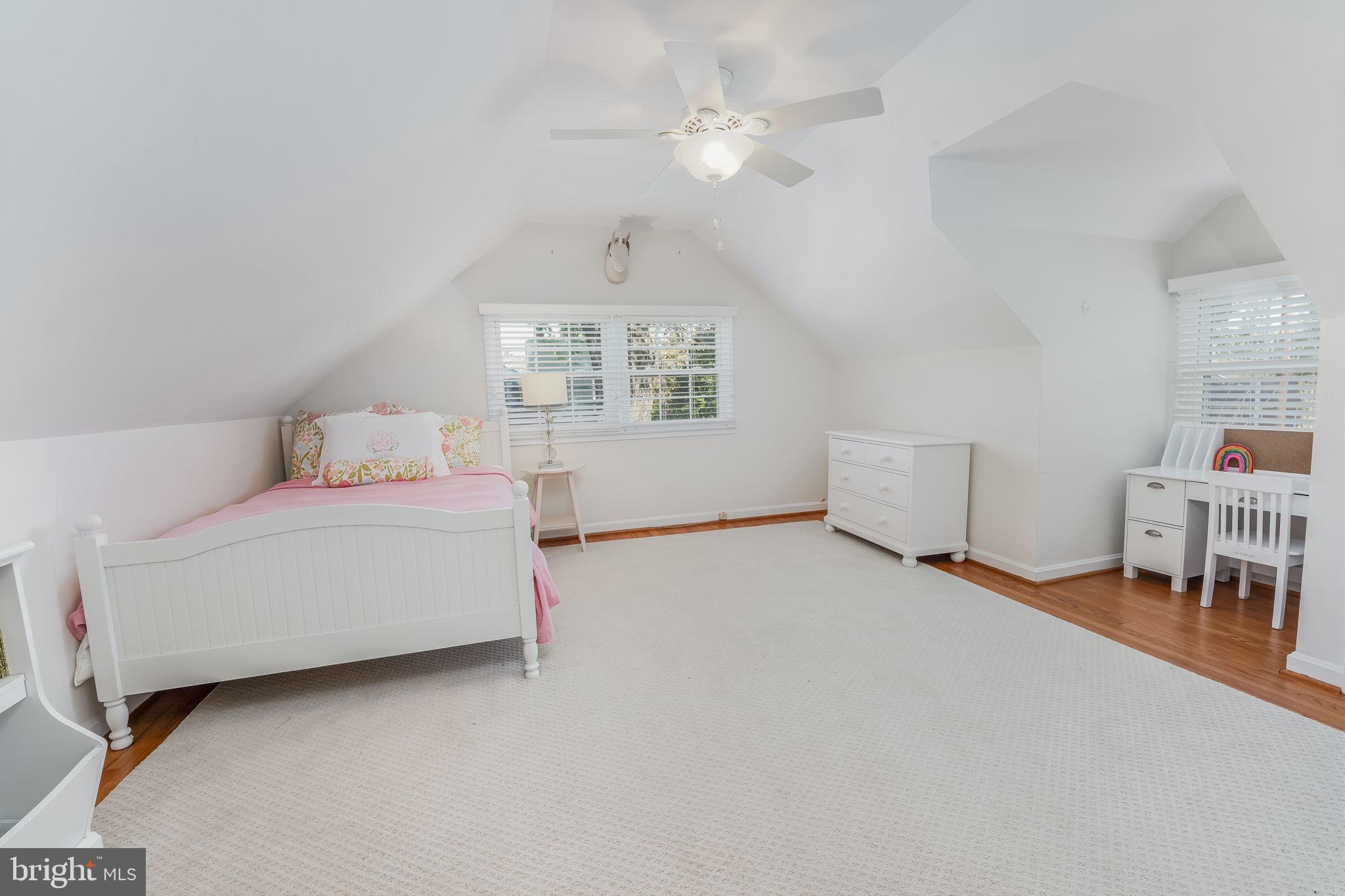 1404 Mayflower Dr