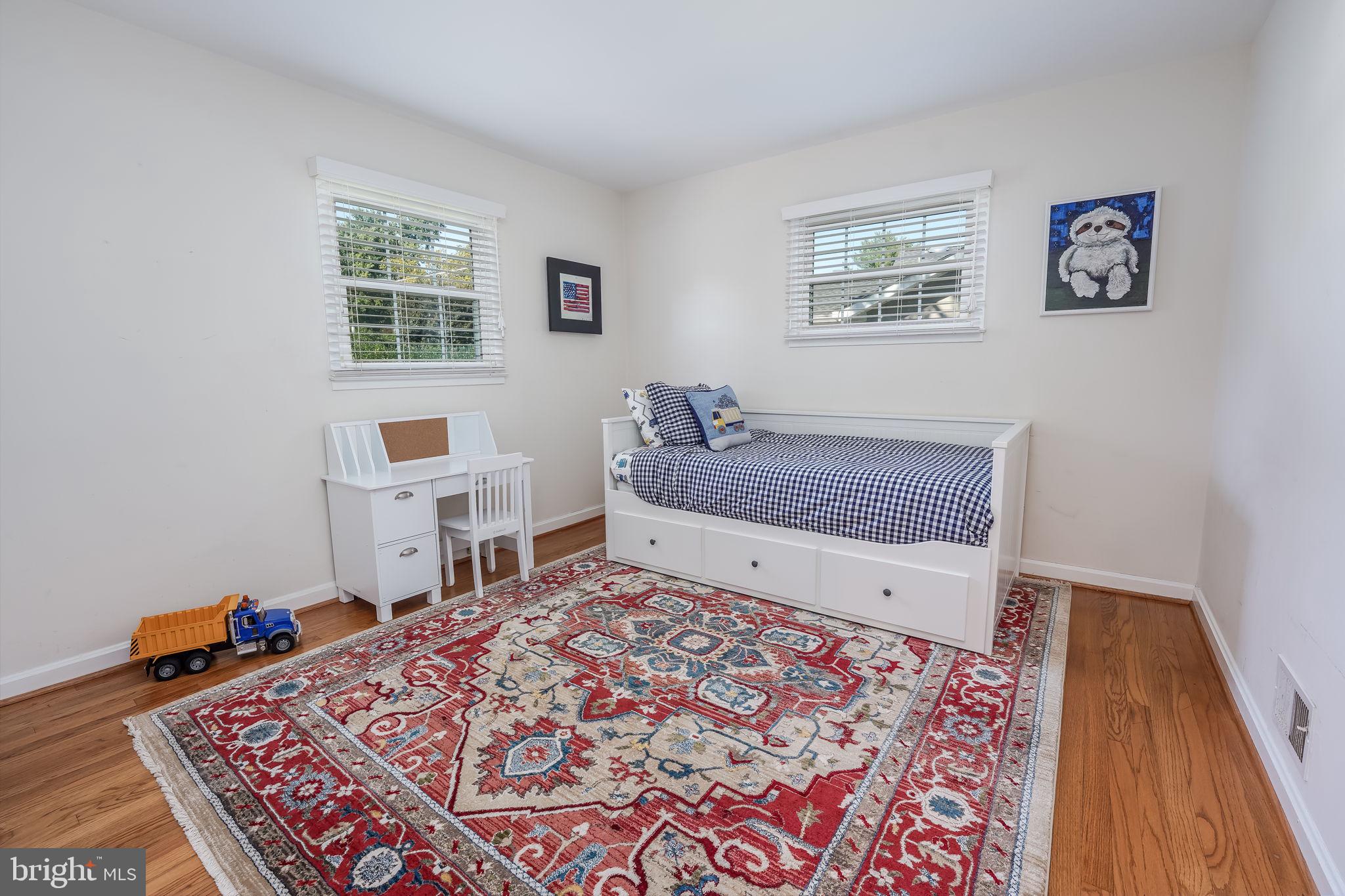 1404 Mayflower Dr