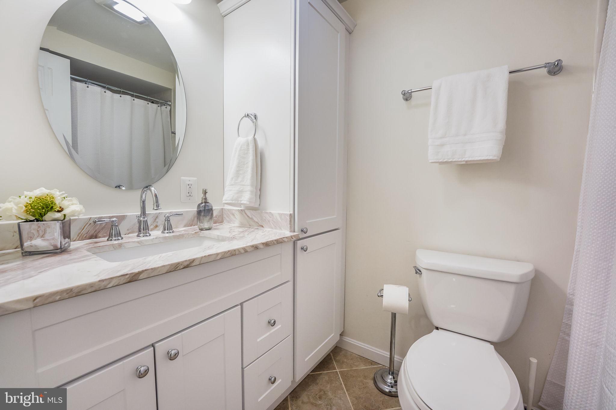 1404 Mayflower Dr