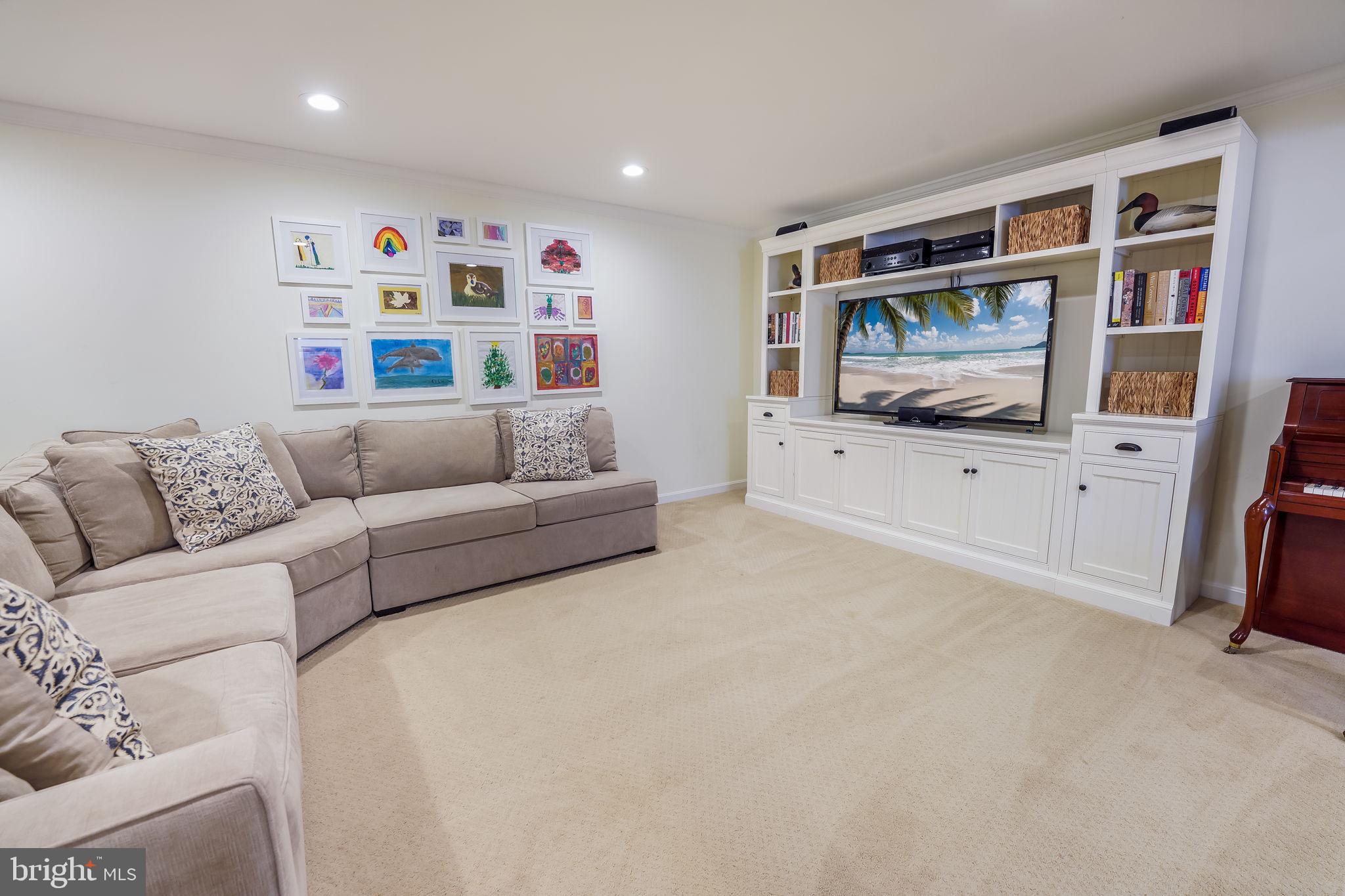 1404 Mayflower Dr