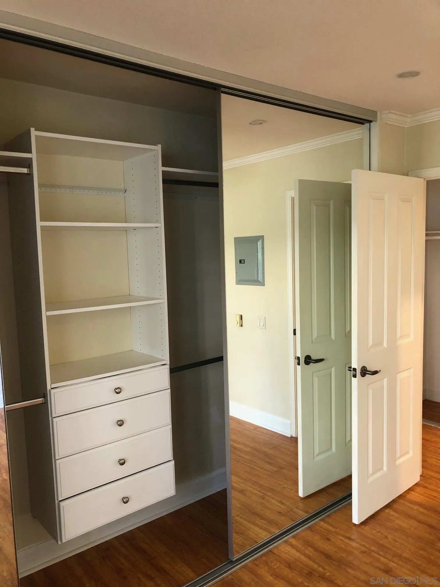 8929 Villa La Jolla Dr. Unit F