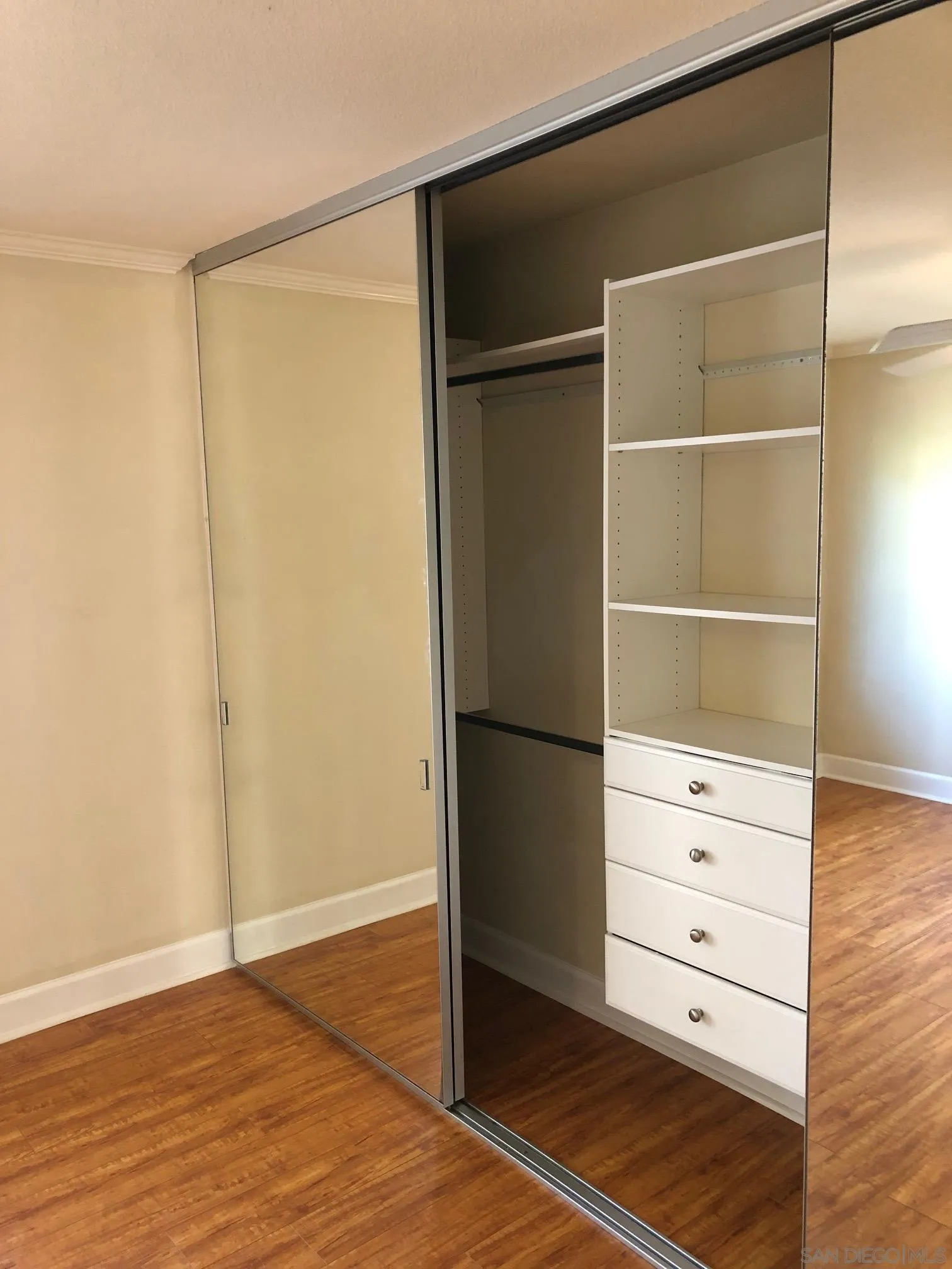 8929 Villa La Jolla Dr. Unit F