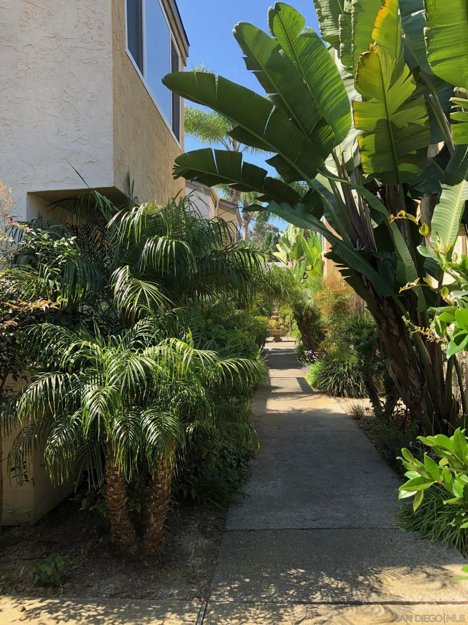 8929 Villa La Jolla Dr. Unit F