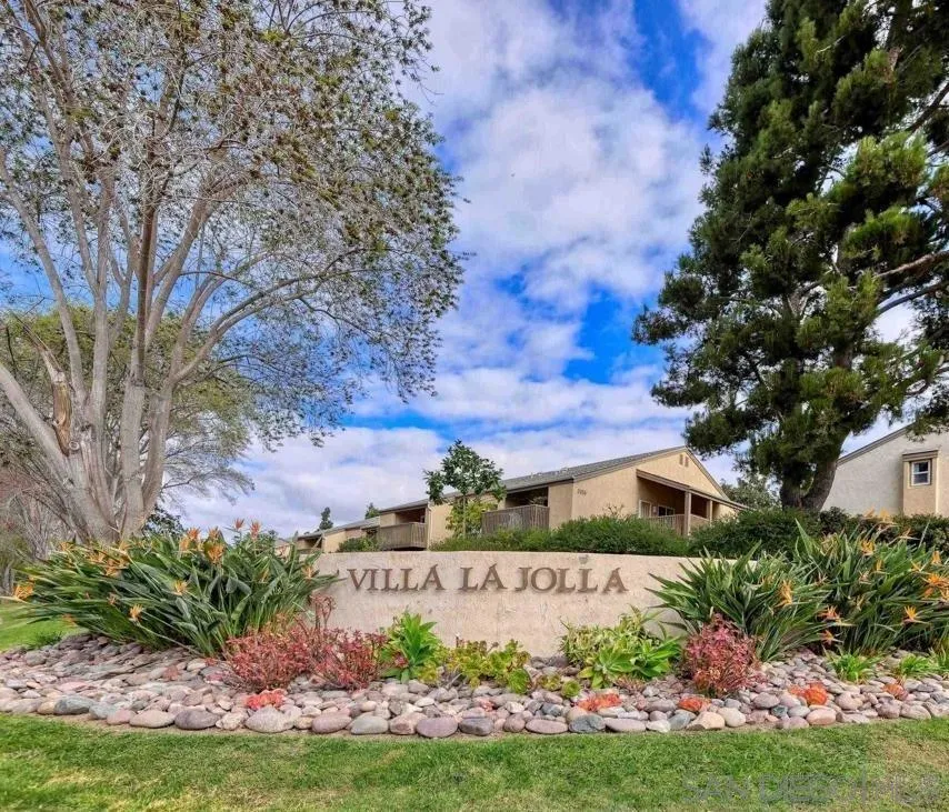 8929 Villa La Jolla Dr. Unit F
