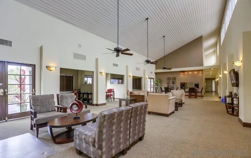 8929 Villa La Jolla Dr. Unit F