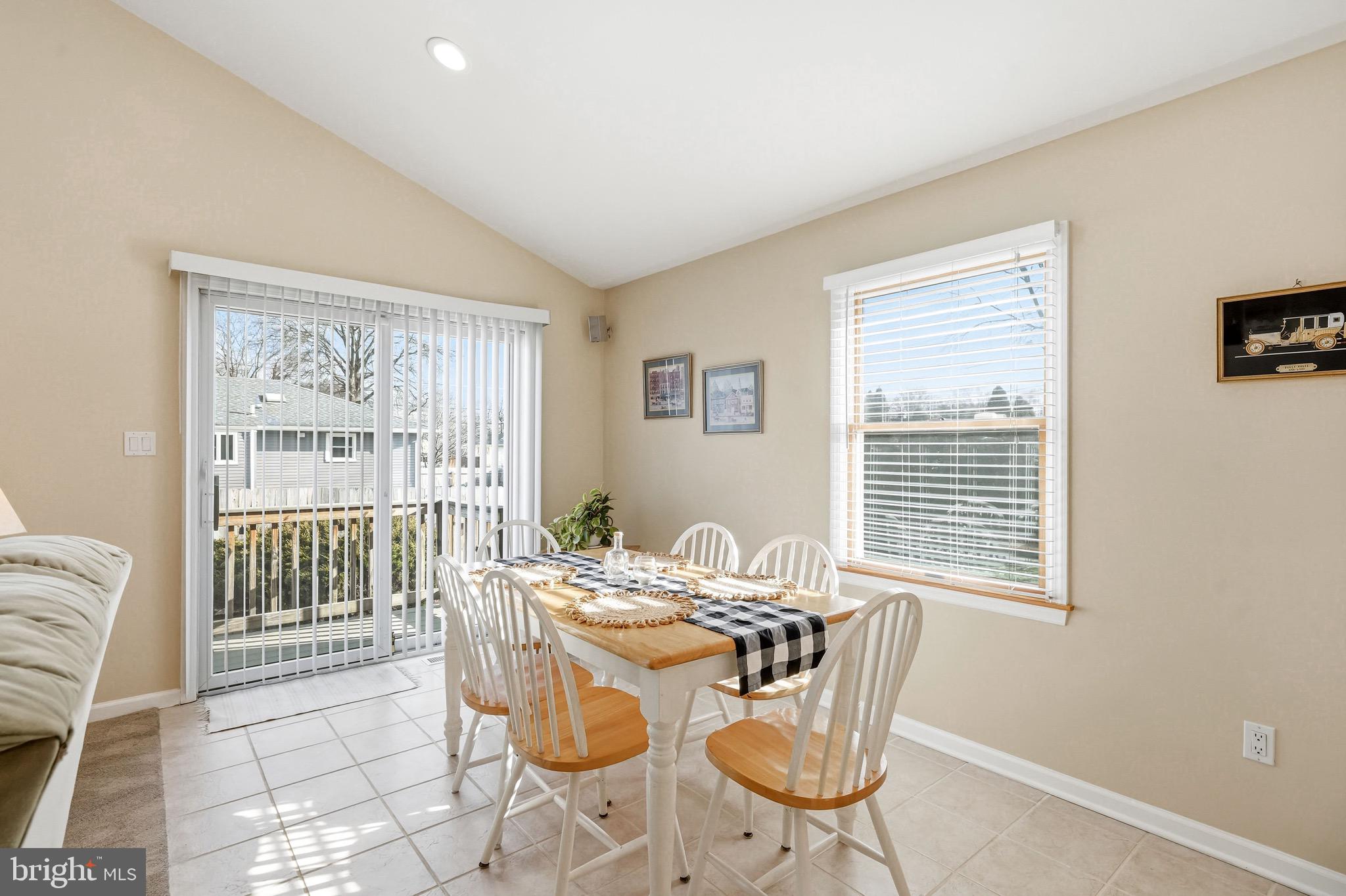 1038 ESTATES BOULEVARD