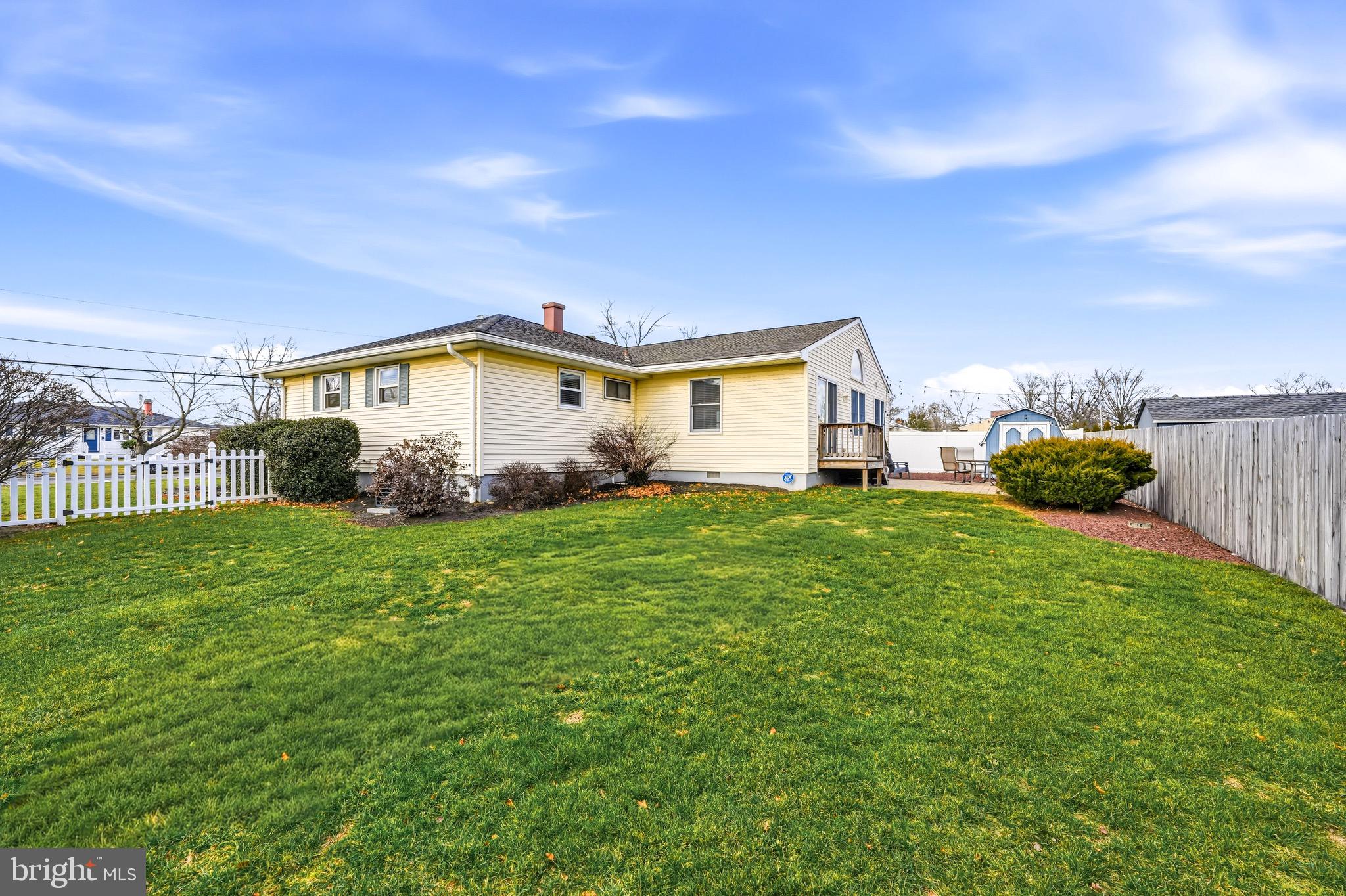 1038 ESTATES BOULEVARD