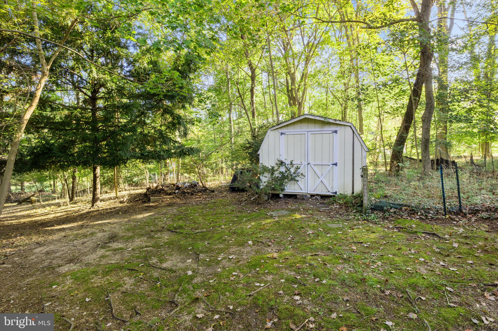 15 Pebble Woods Dr N