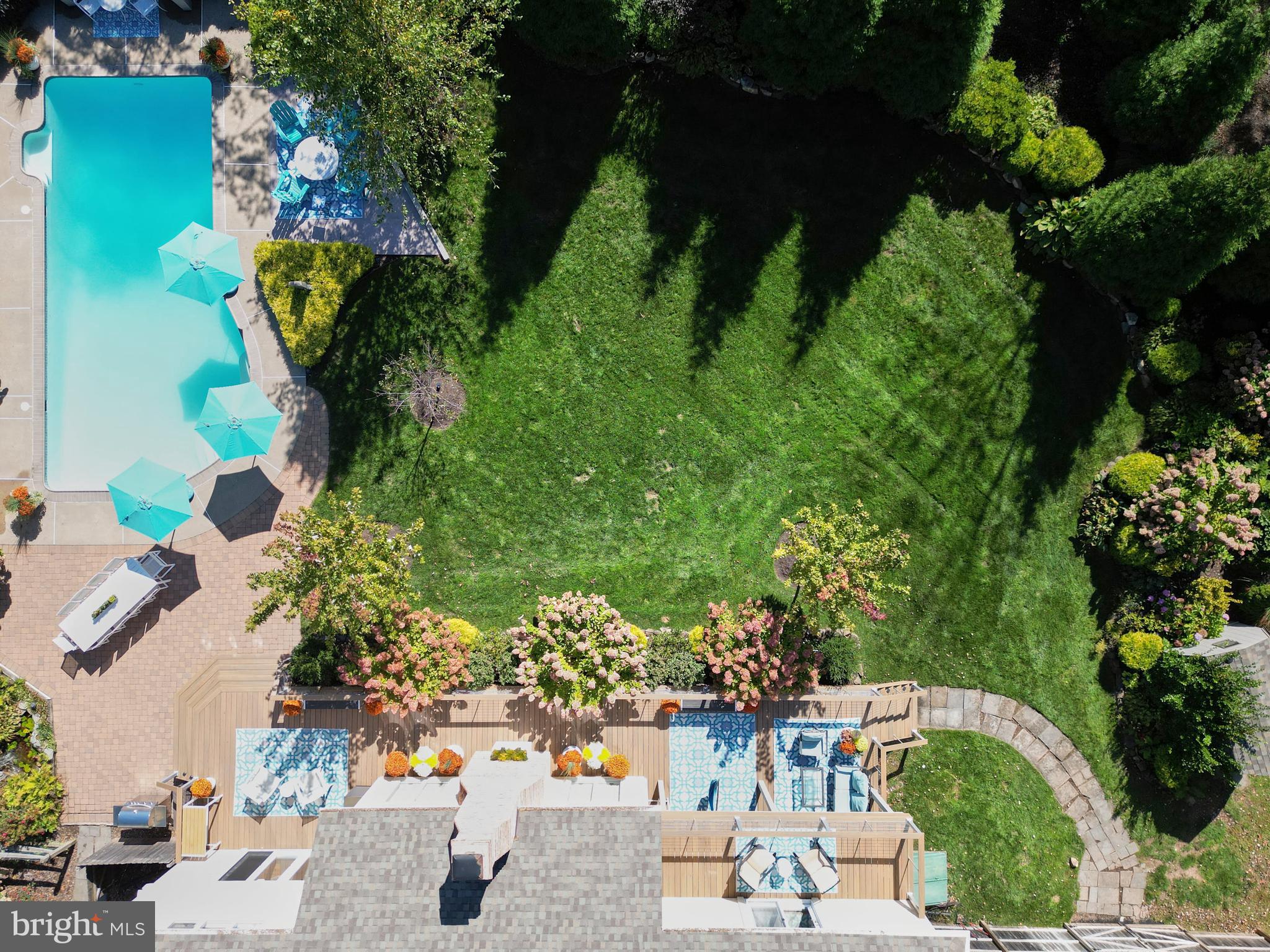 3 Turnberry Way
