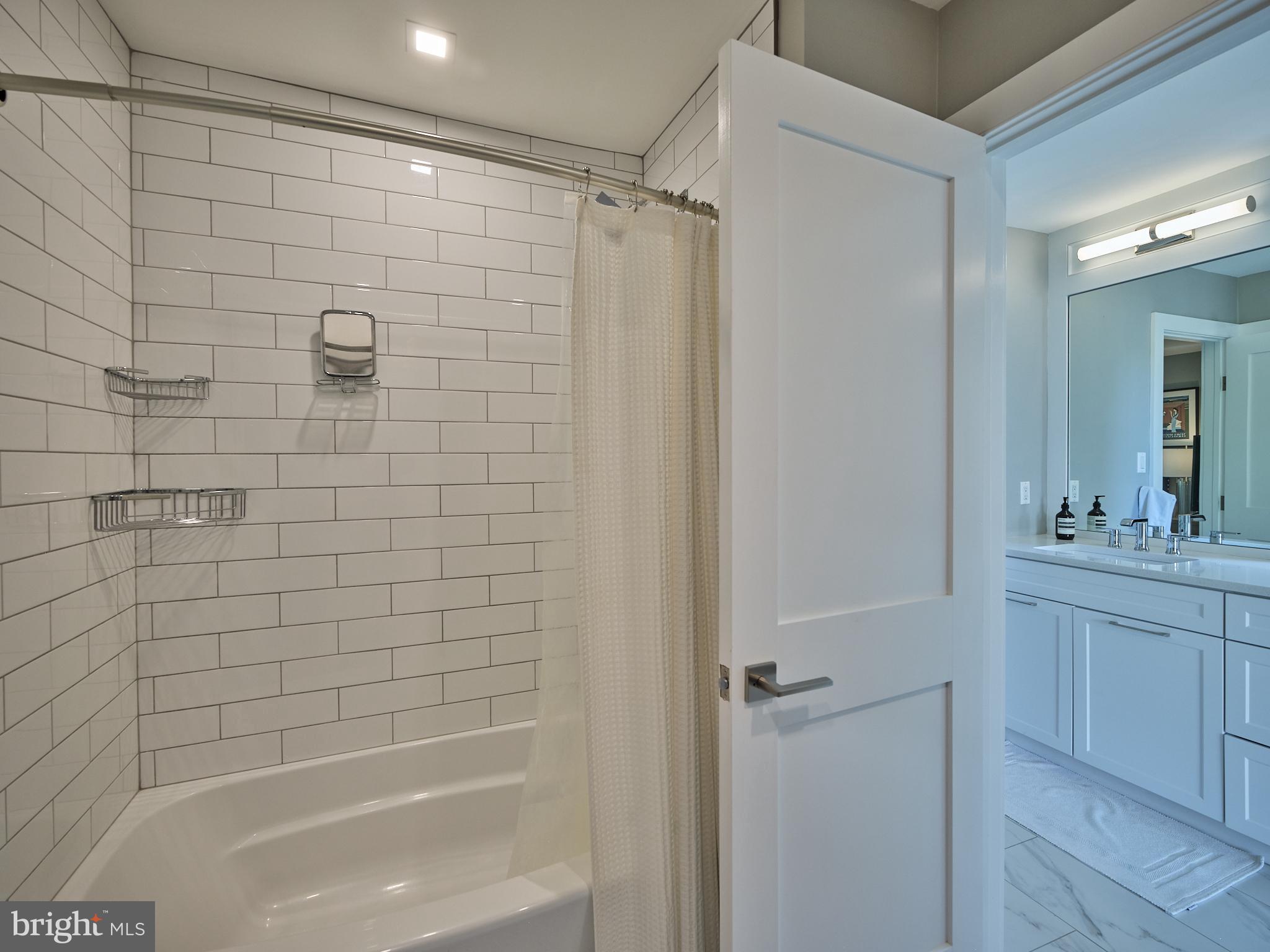 3 Turnberry Way
