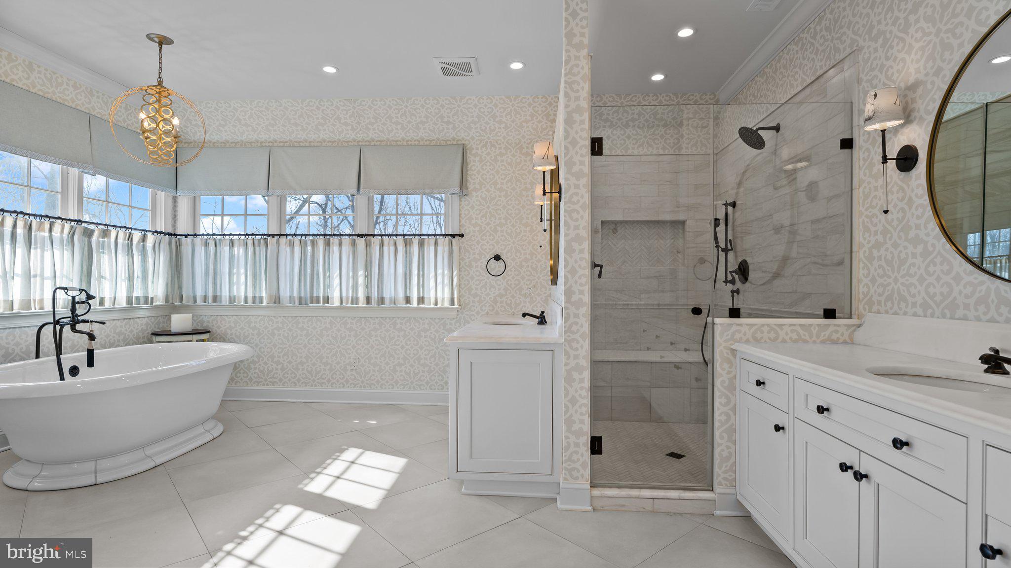 17 Greenbriar Cir