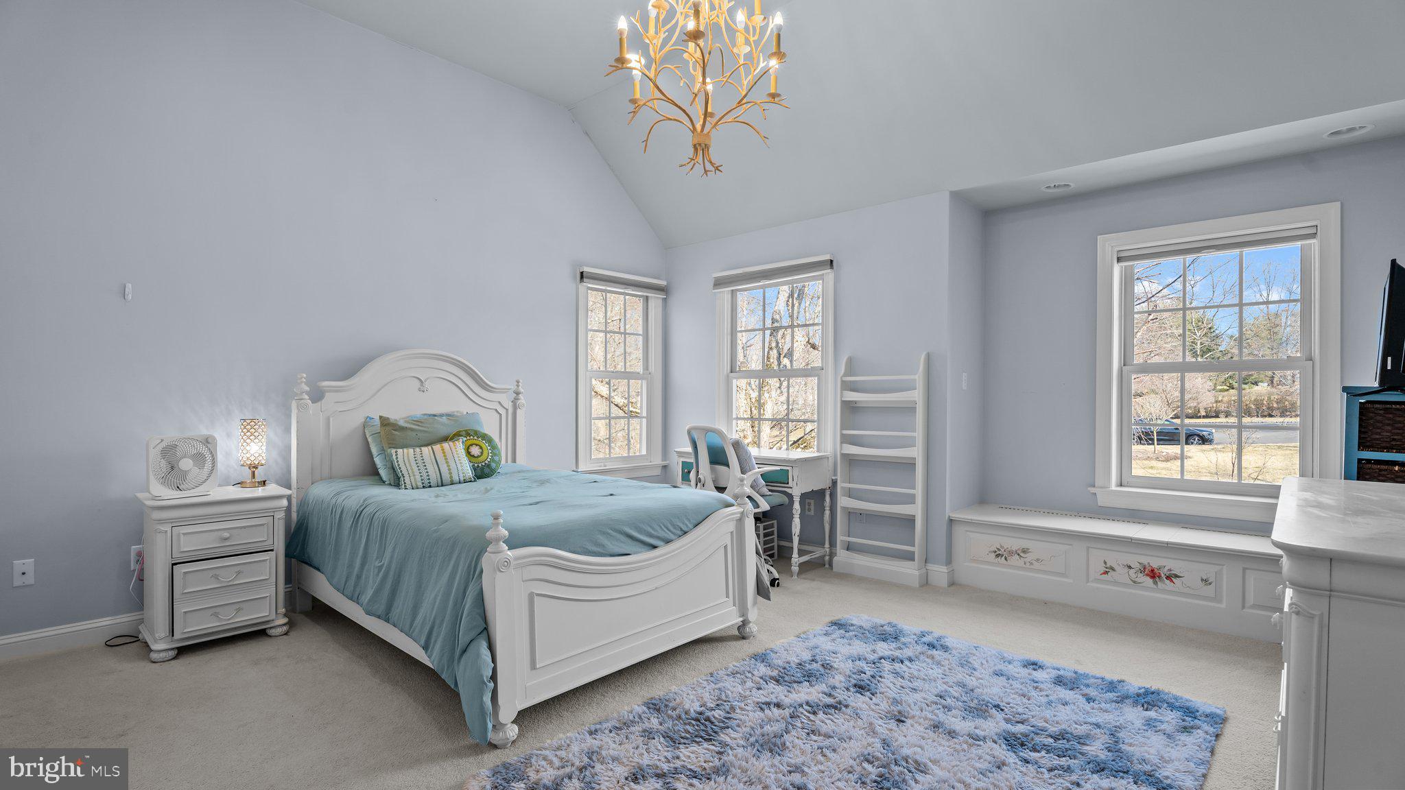 17 Greenbriar Cir