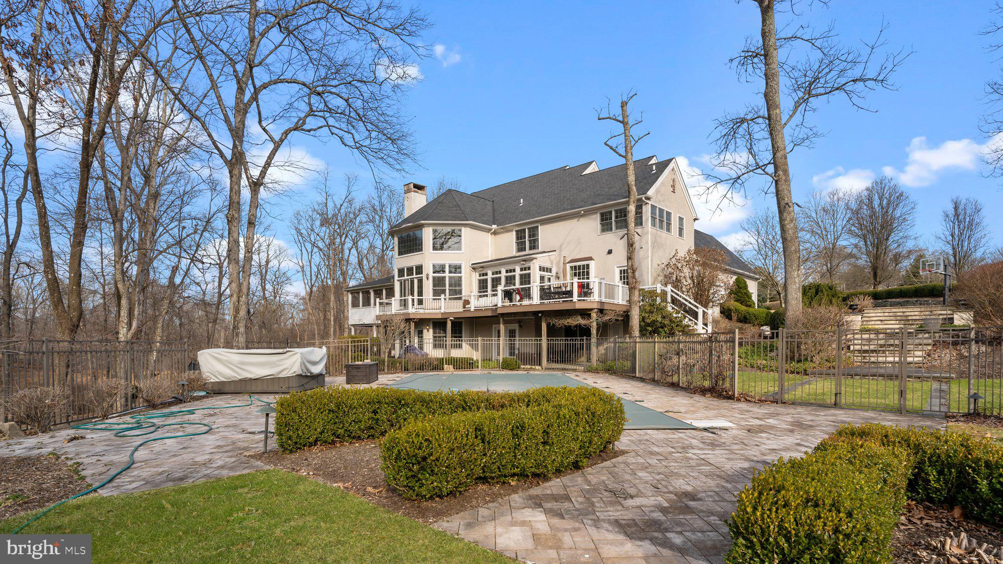 17 Greenbriar Cir