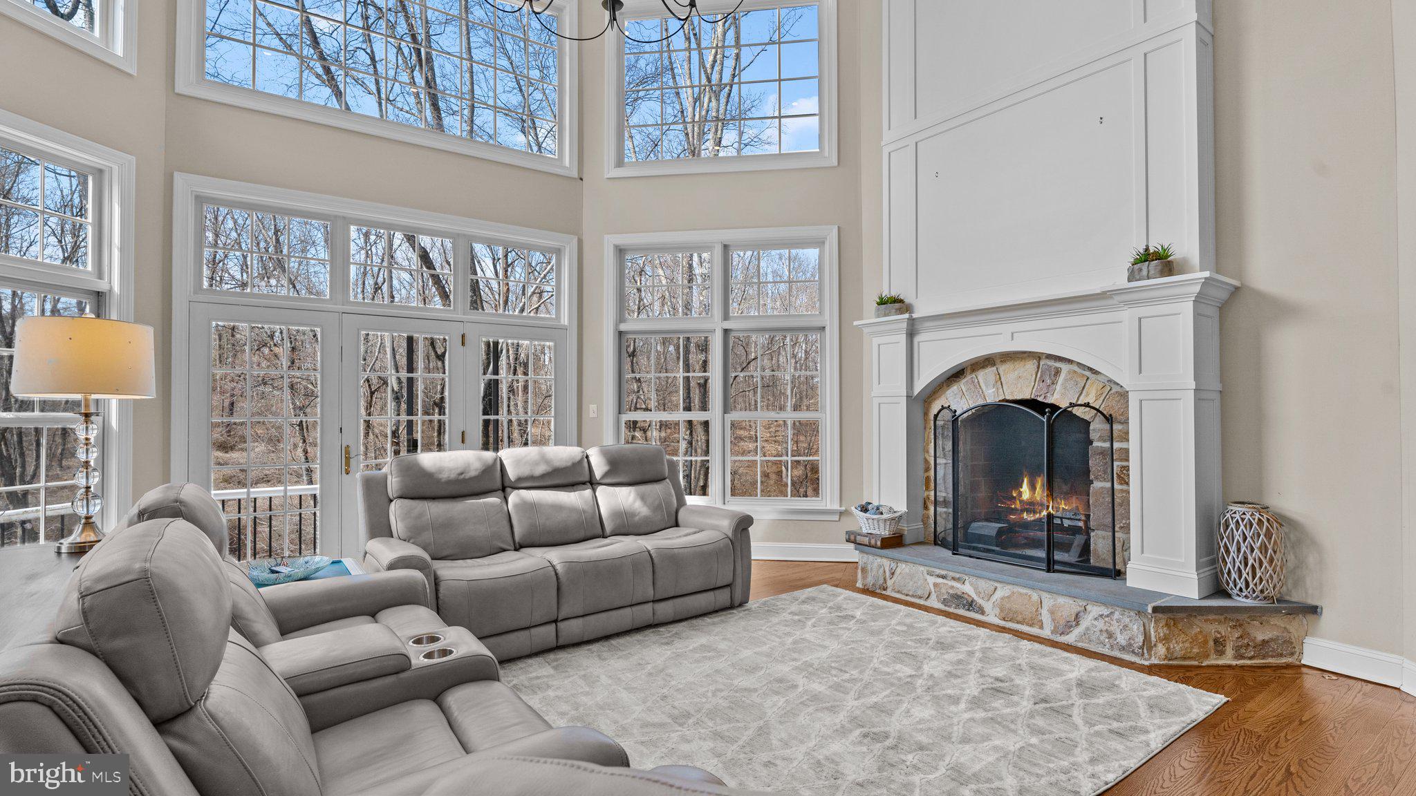 17 Greenbriar Cir