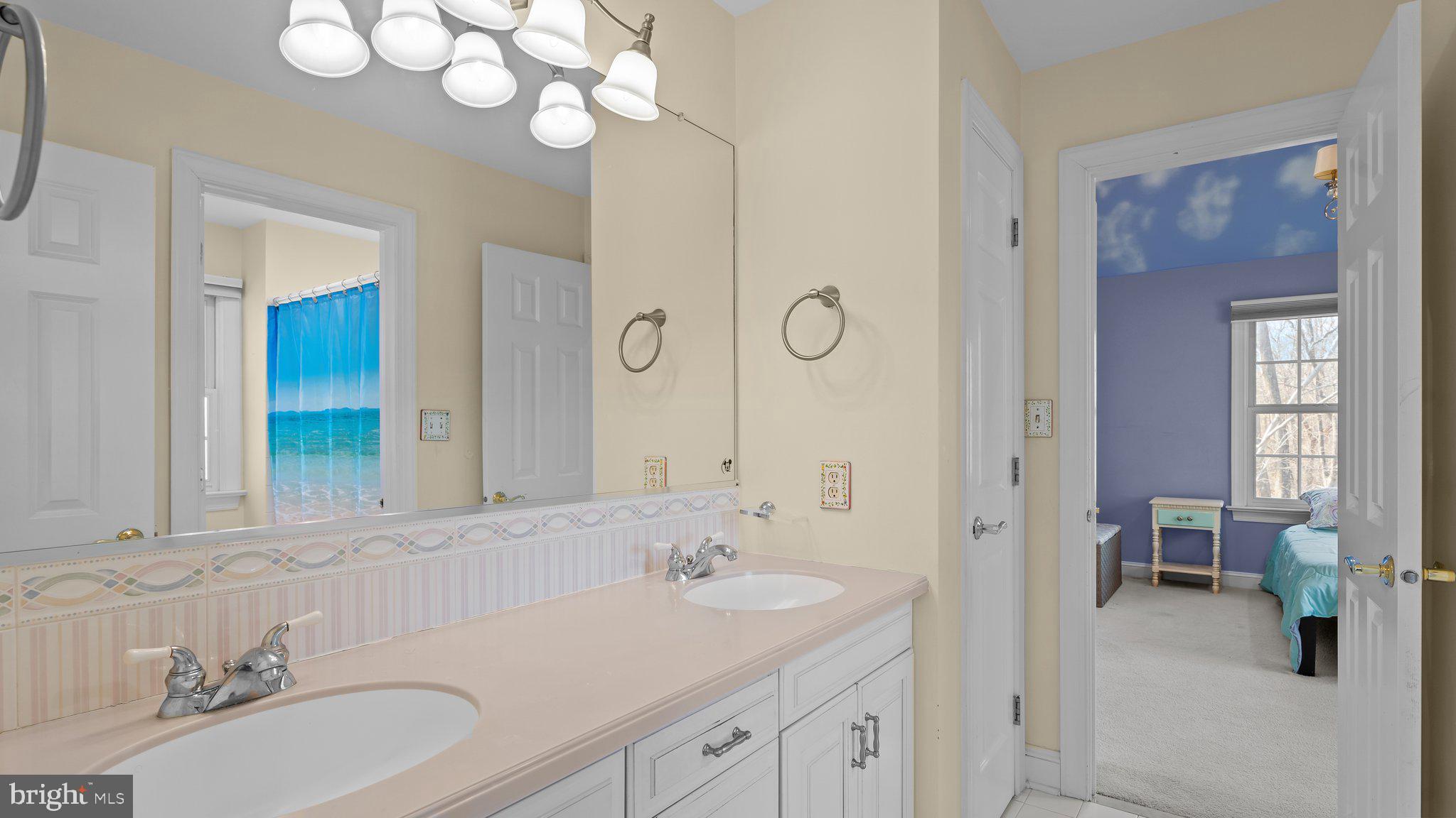 17 Greenbriar Cir