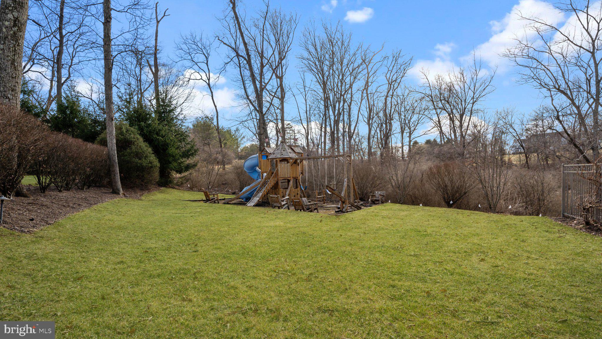 17 Greenbriar Cir